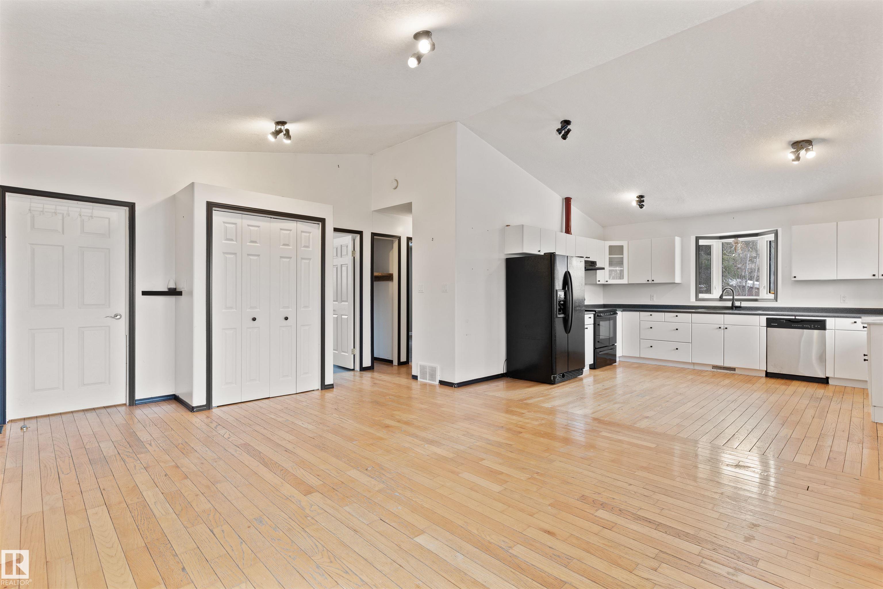 Photo 12 at 11 - 6020 Twp Road 534, Isle Cove, Rural Parkland County