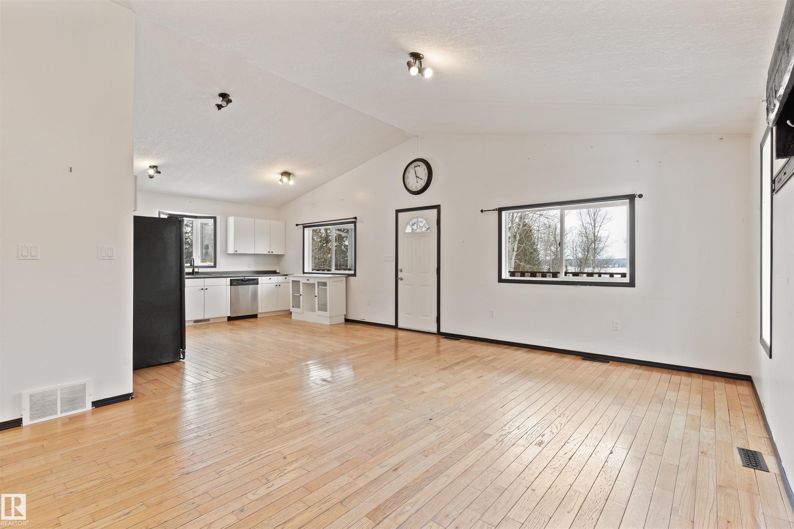 Photo 10 at 11 - 6020 Twp Road 534, Isle Cove, Rural Parkland County