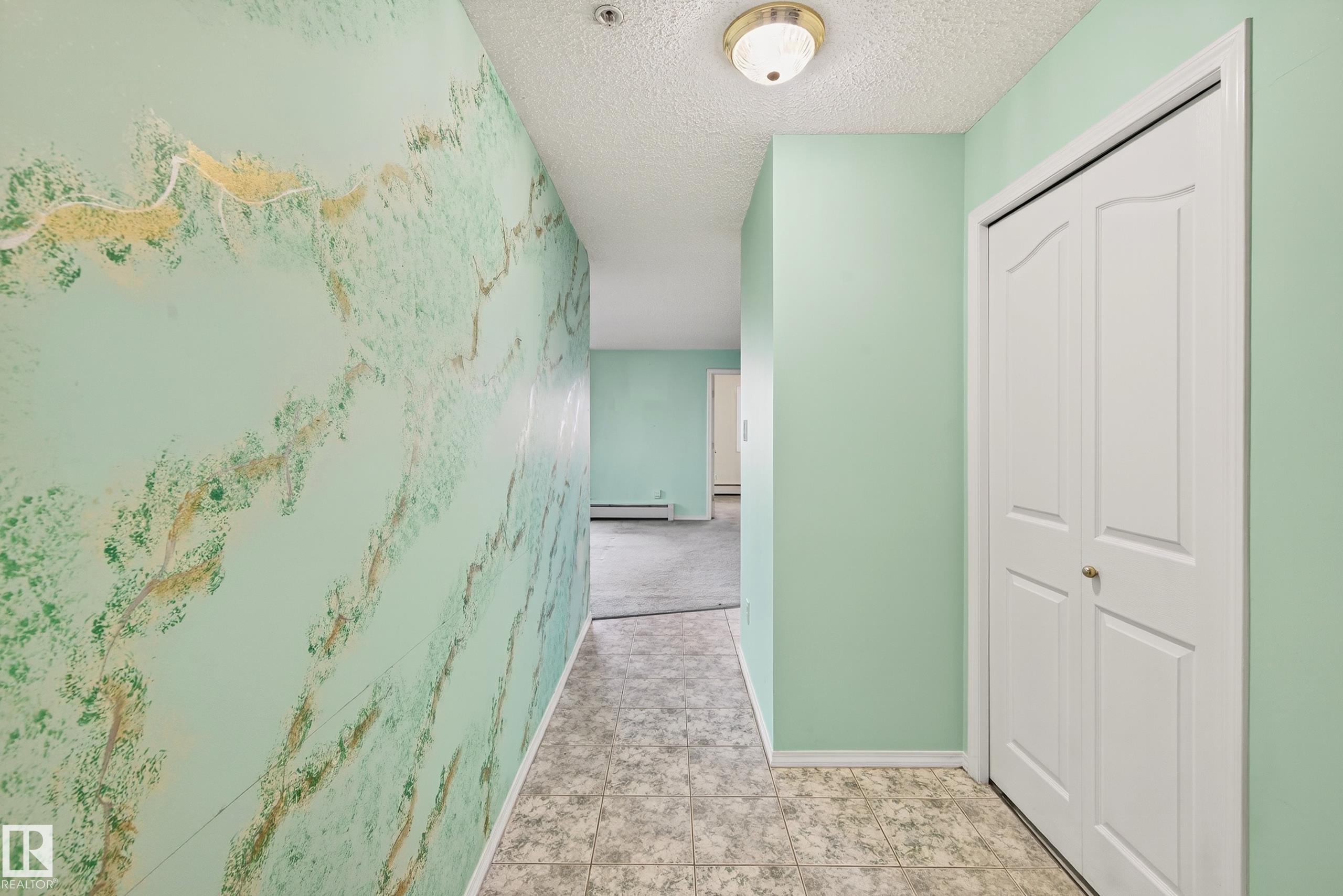 Photo 7 at 301 - 10511 42 Avenue NW, Rideau Park, Edmonton