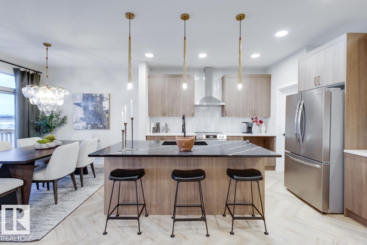 8239 Kiriak Loop SW, Keswick, Edmonton