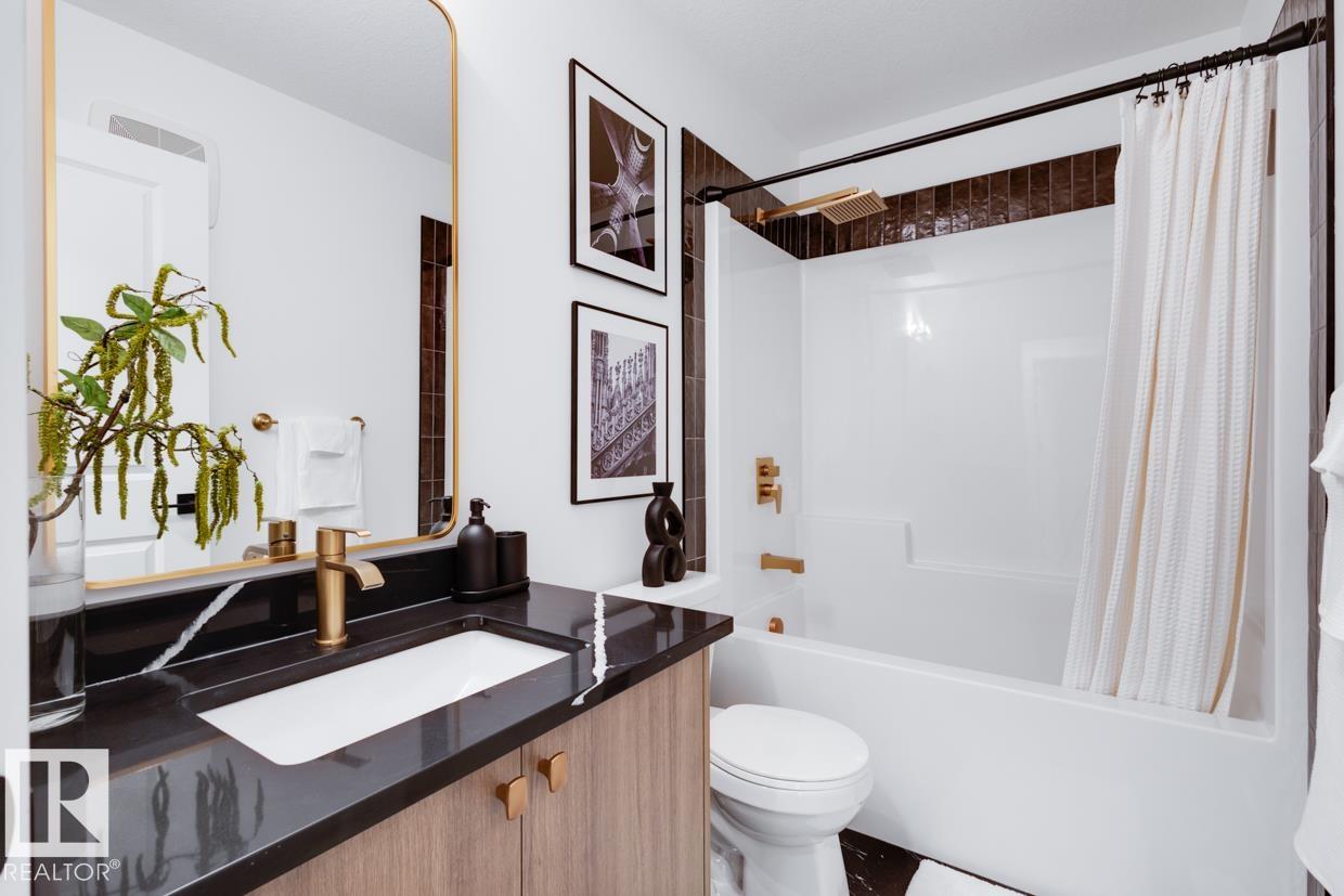 8239 Kiriak Loop SW, Keswick, Edmonton