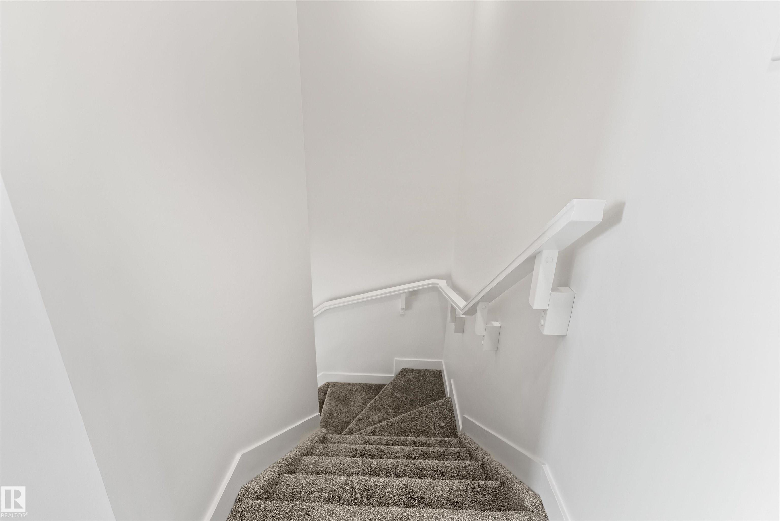 https://zimg.paragon.ice.com/ParagonImages/Property/PM/RAE/225386754/18/0/0/440d537020b8d541fbc50c822060b597/1/37e28c628ae79f154edd47c306e96107/225386754-df62d93e-632d-479c-be5e-34e9075240ed.JPG