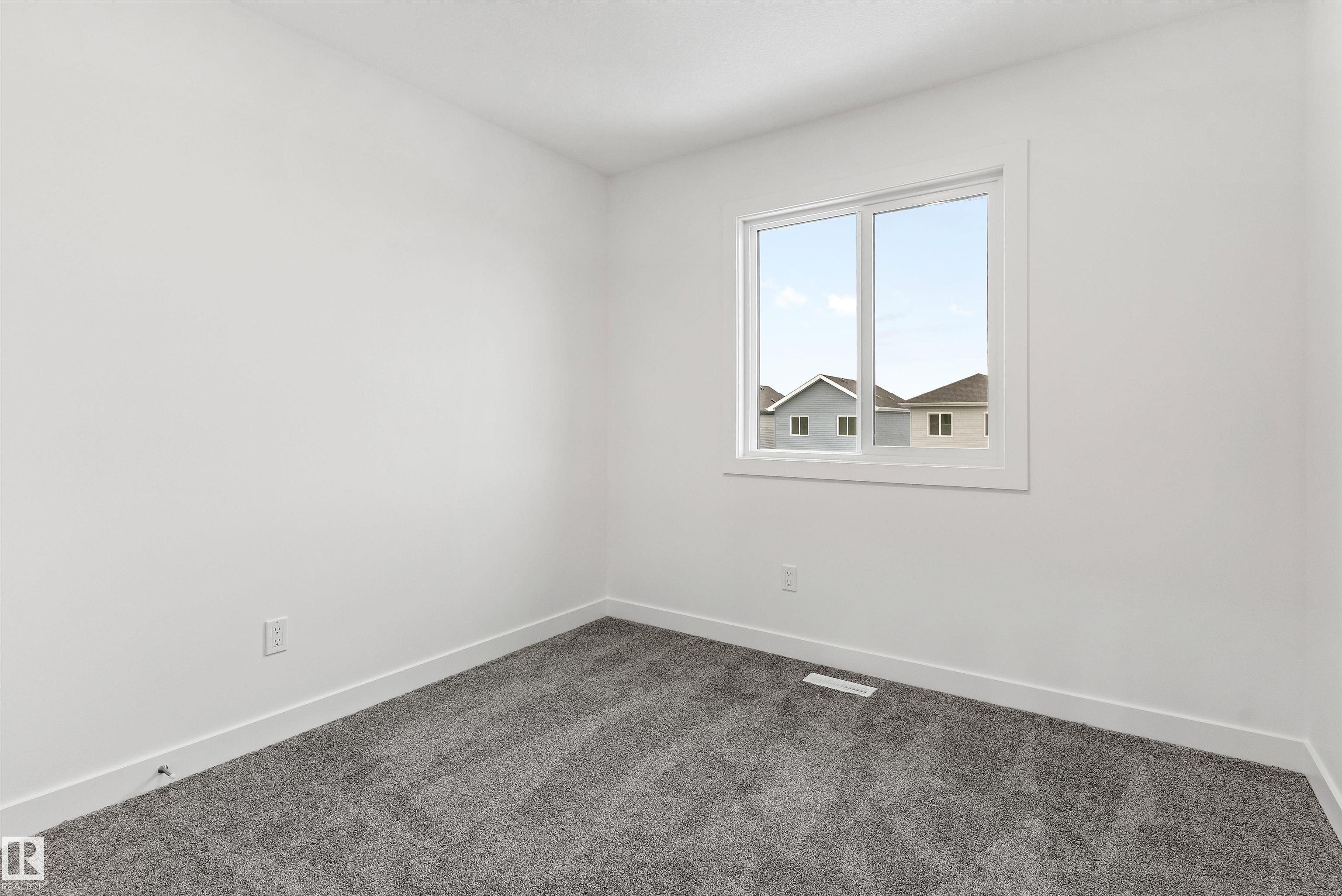 https://zimg.paragon.ice.com/ParagonImages/Property/PM/RAE/225386754/30/0/0/044b0c8dee995c9553d837de454fffd3/1/37e28c628ae79f154edd47c306e96107/225386754-1a6520f6-81d1-40f4-b403-6f6c1b6374c2.JPG