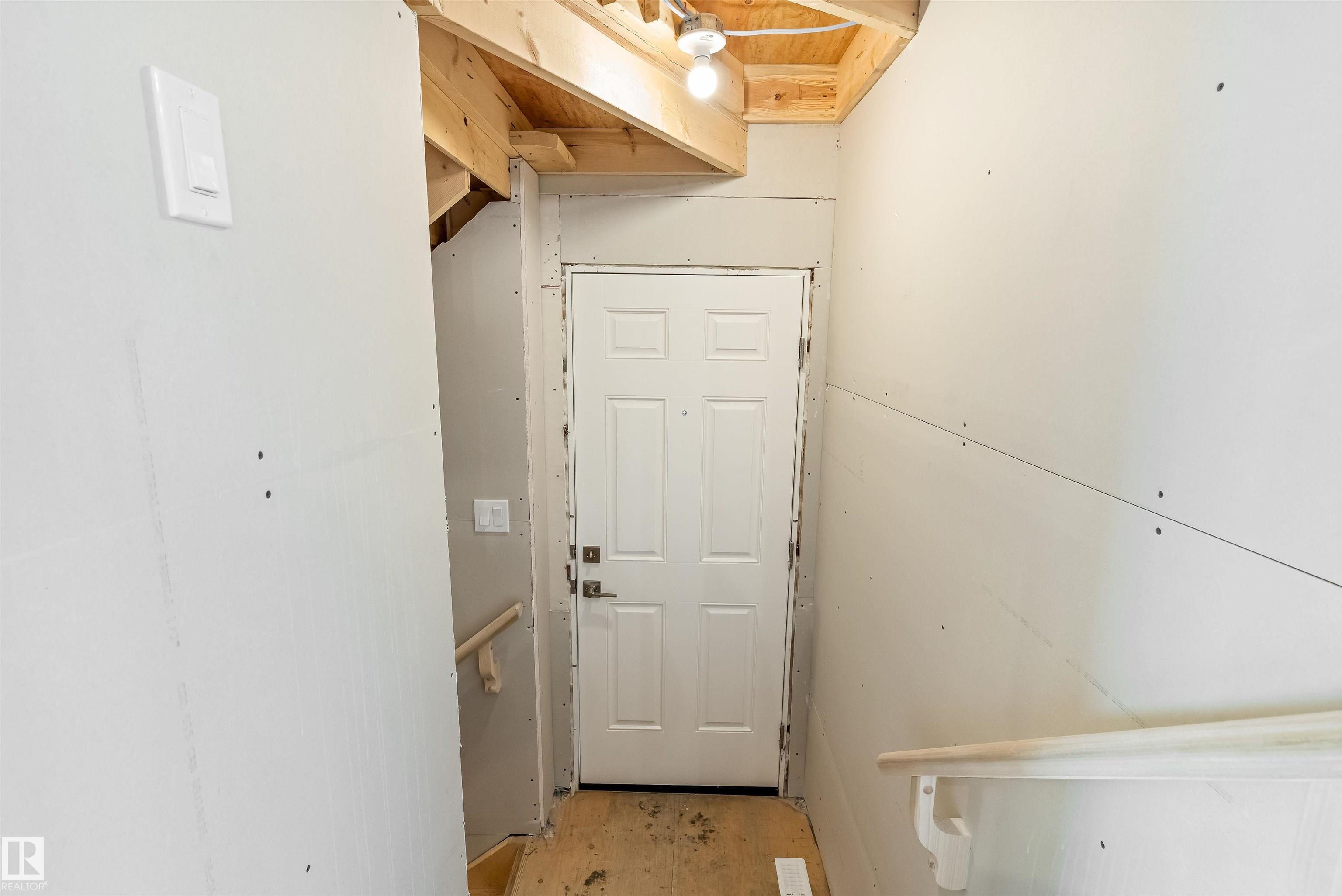 https://zimg.paragon.ice.com/ParagonImages/Property/PM/RAE/225386754/34/0/0/b45225ed5e17412595f087c01c11fd68/1/37e28c628ae79f154edd47c306e96107/225386754-f9f3fc77-bc3f-4a27-b776-aba7caeeccdd.JPG