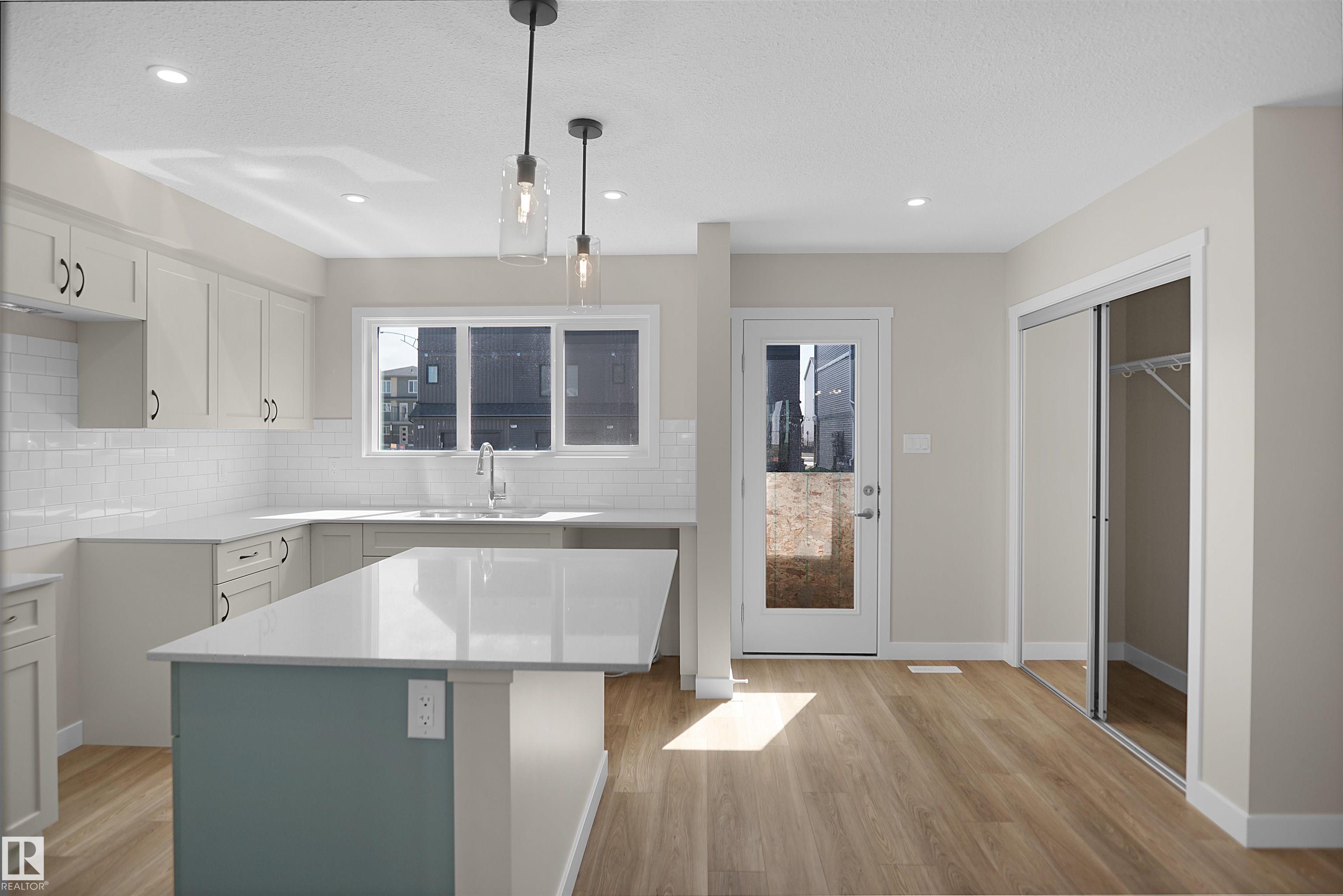 https://zimg.paragon.ice.com/ParagonImages/Property/PM/RAE/225386777/16/0/0/f58fd772b97bdec07982a16b911a85c4/1/5ebe62621c99c05be0f65c1b39406875/225386777-22735648-70b1-461e-9427-02a1a69b01e8.JPG