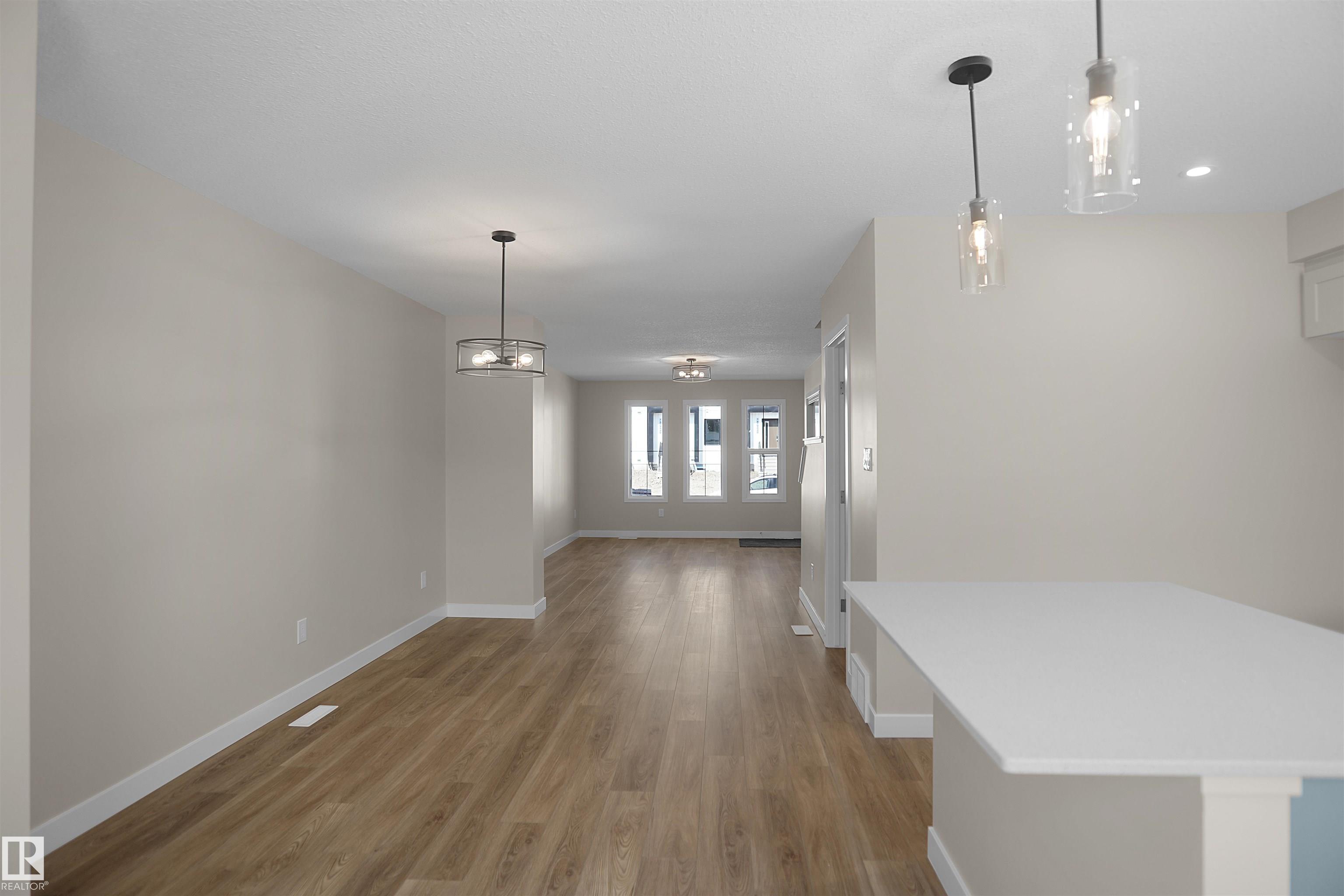 https://zimg.paragon.ice.com/ParagonImages/Property/PM/RAE/225386777/6/0/0/1bf230edf3e759390a7bbb0926801512/1/5ebe62621c99c05be0f65c1b39406875/225386777-e1422ad5-3476-456c-8a9b-c19b01d11497.JPG