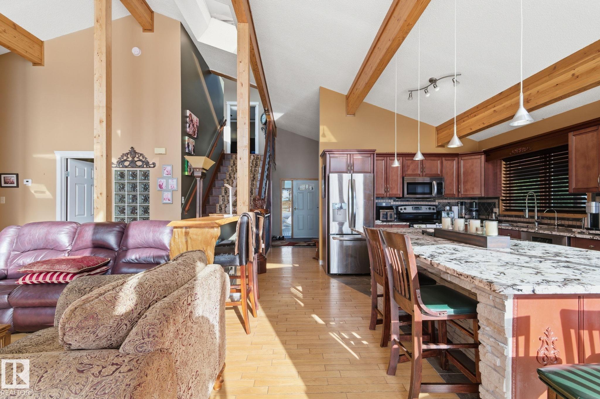 Photo 13 at 25 - 52059 Rge Road 220, Half Moon Estates, Rural Strathcona County