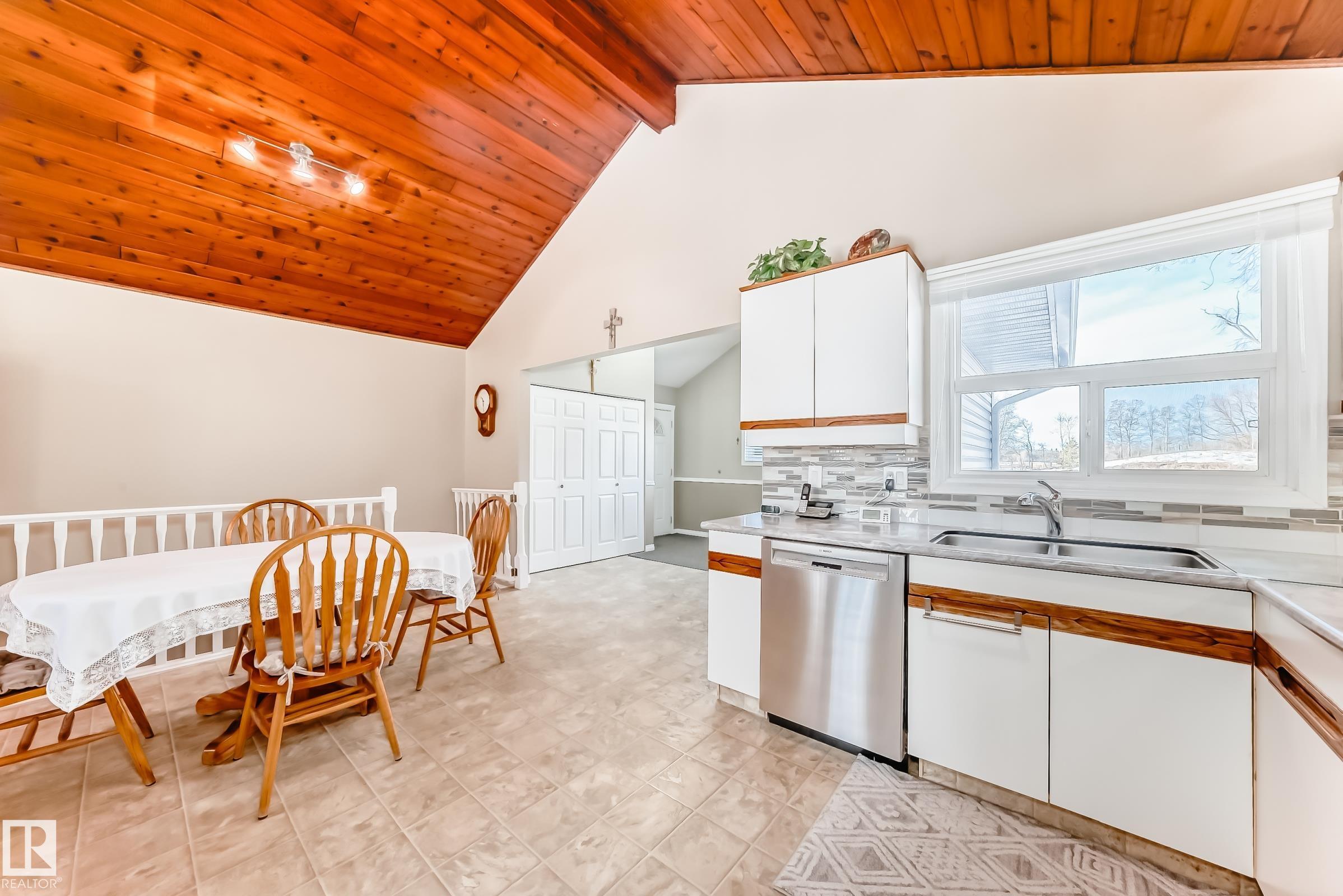 Photo 11 at 6 - 1511 Parkland Drive, Horizon West, Rural Parkland County