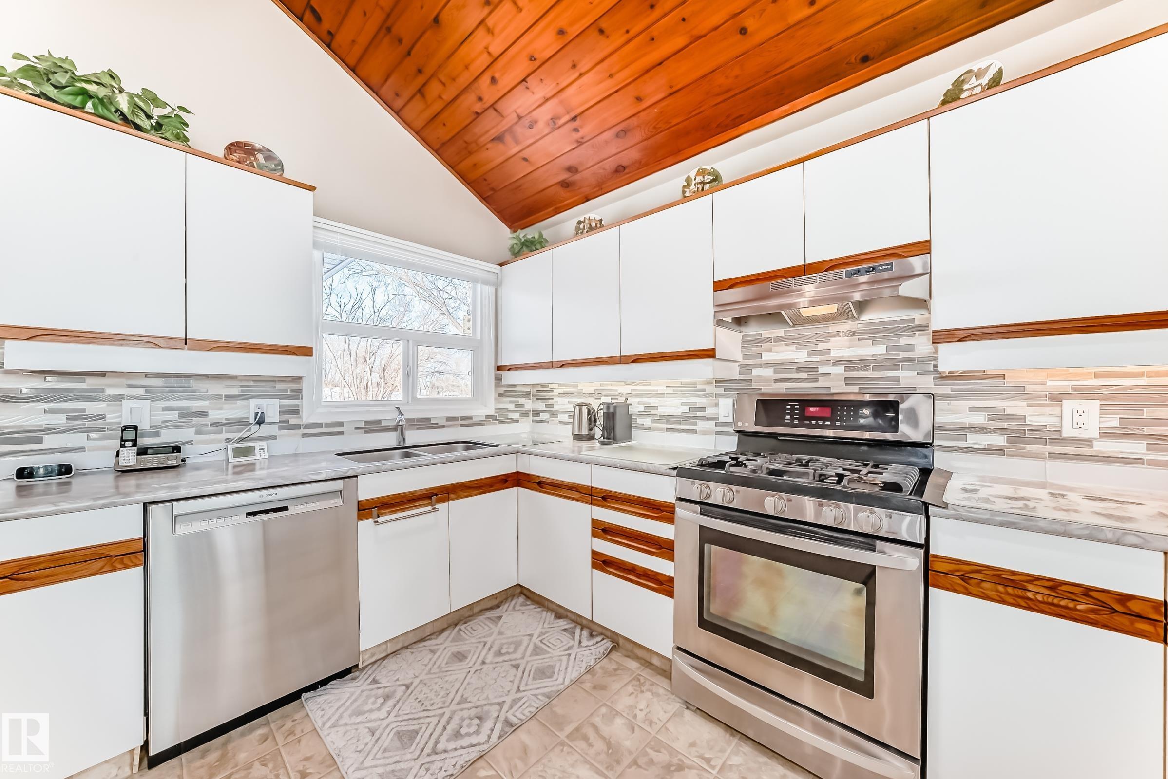 Photo 10 at 6 - 1511 Parkland Drive, Horizon West, Rural Parkland County