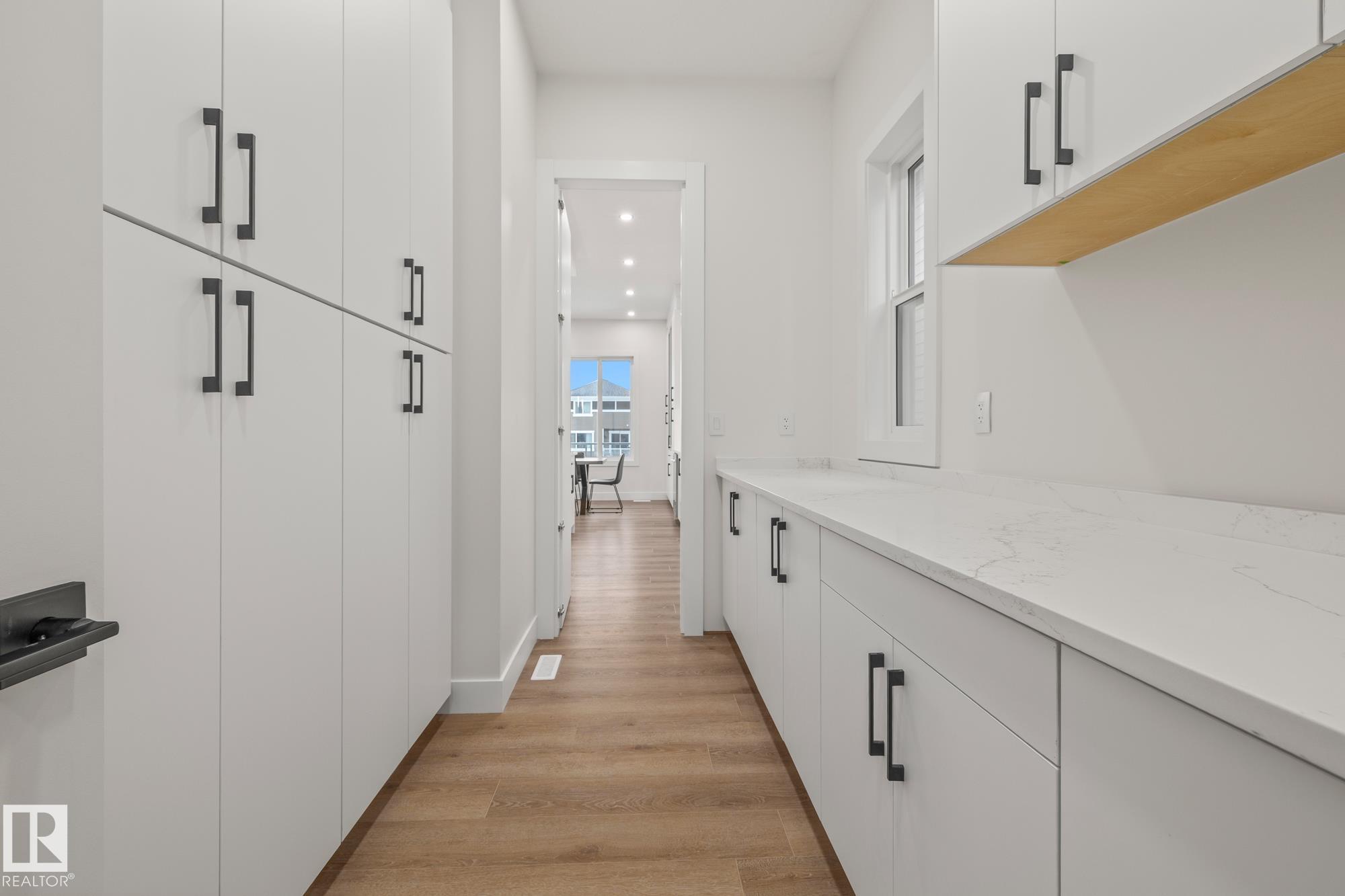 Photo 7 at 132 Edgewater Circle, Southfork, Leduc