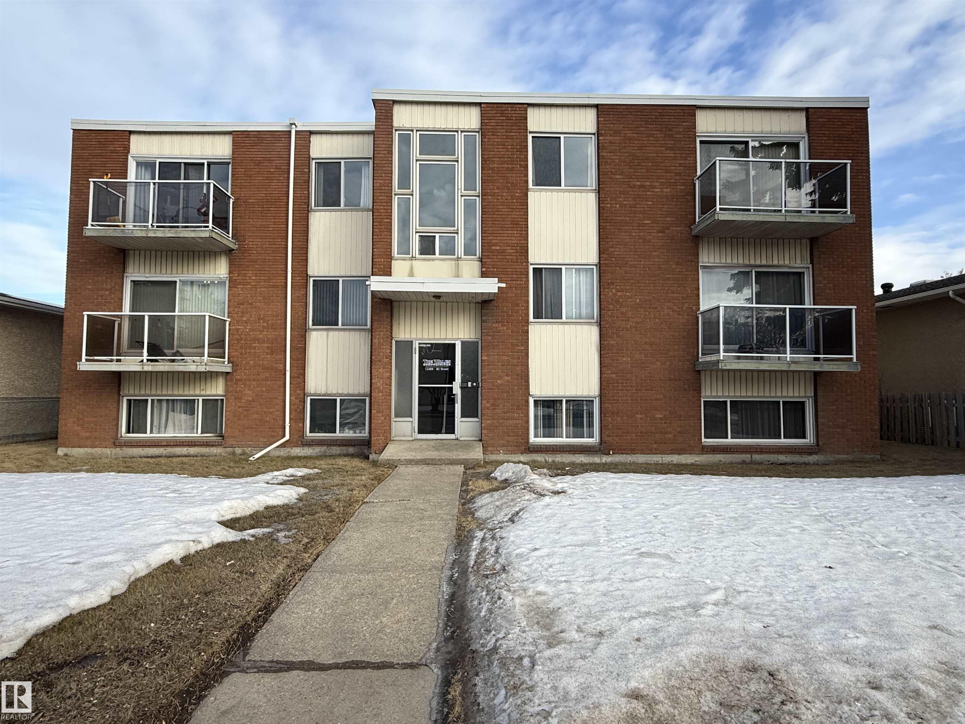 301 - 12409 82 Street NW, Elmwood Park, Edmonton