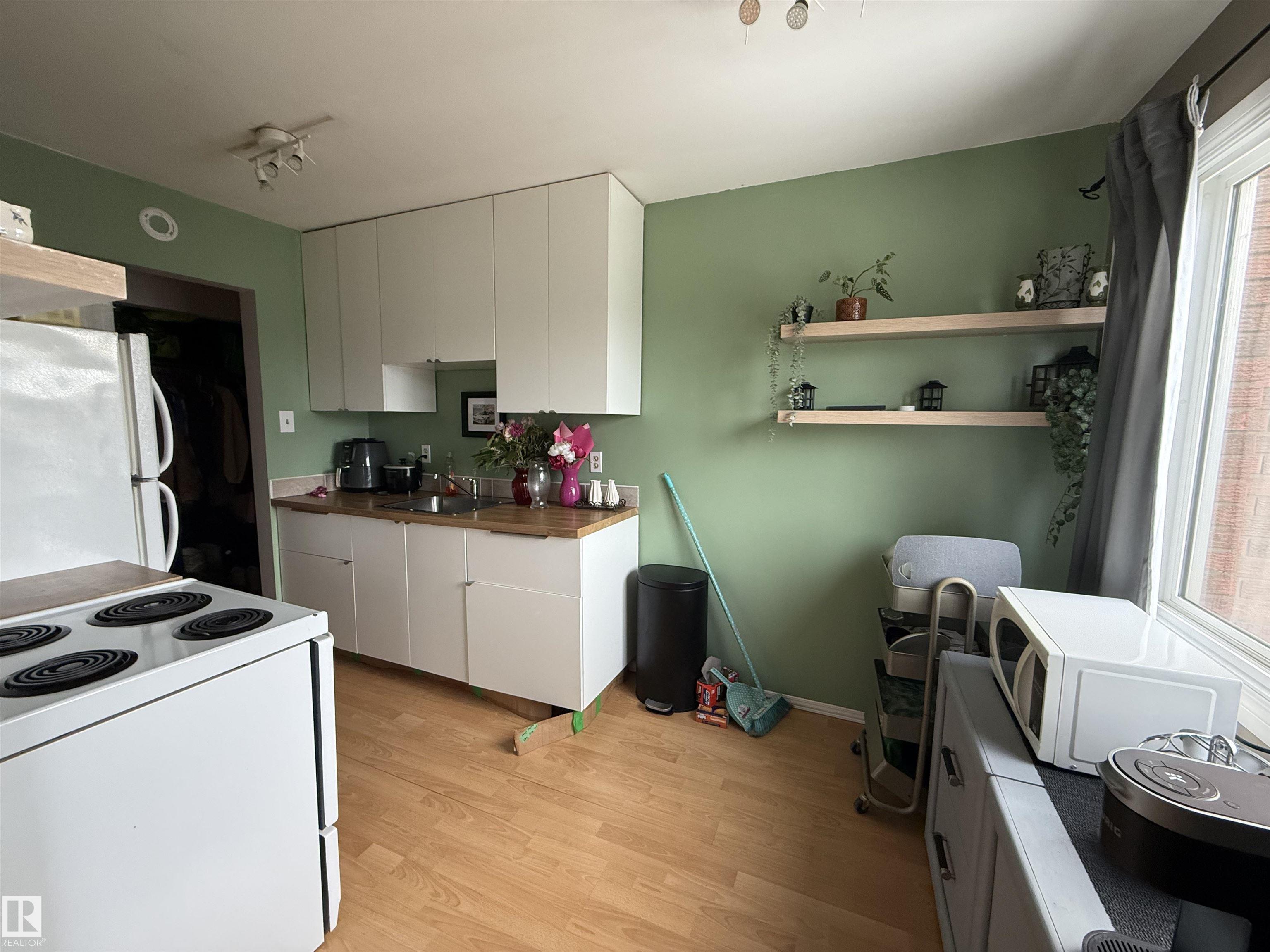 301 - 12409 82 Street NW, Elmwood Park, Edmonton