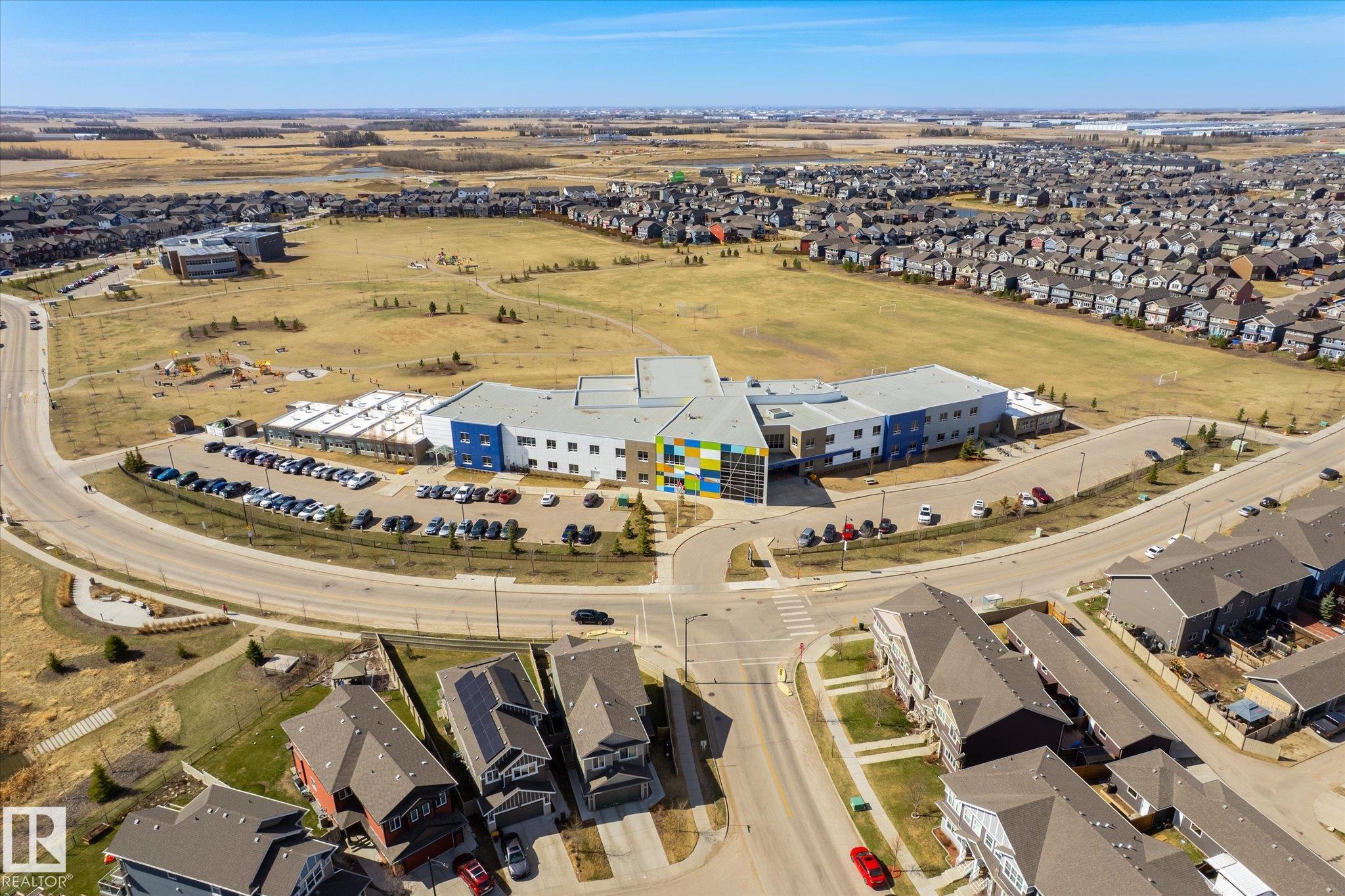 https://zimg.paragon.ice.com/ParagonImages/Property/PM/RAE/225386824/25/0/0/b58c0a68ec95f4d199b23deb5c38edf7/1/1d1196487443171cecf08763f8732e97/225386824-fdd257a1-714e-407d-a808-4e11c09614ff.JPG