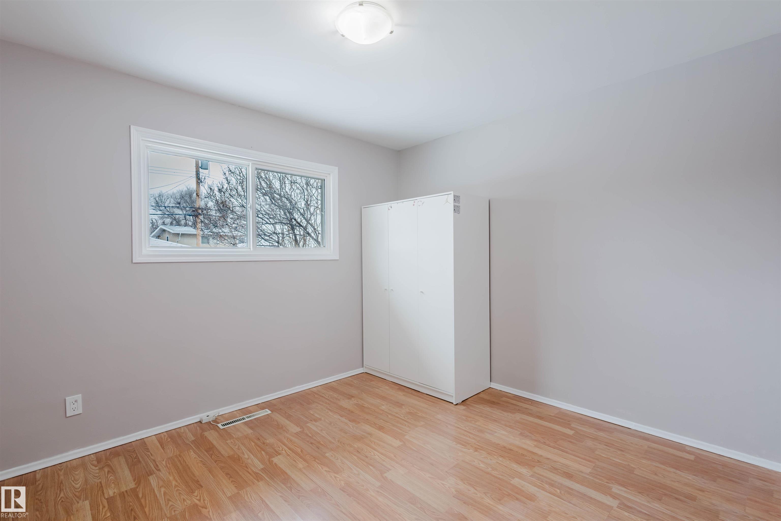 Photo 6 at 6048 105b Street NW, Pleasantview, Edmonton