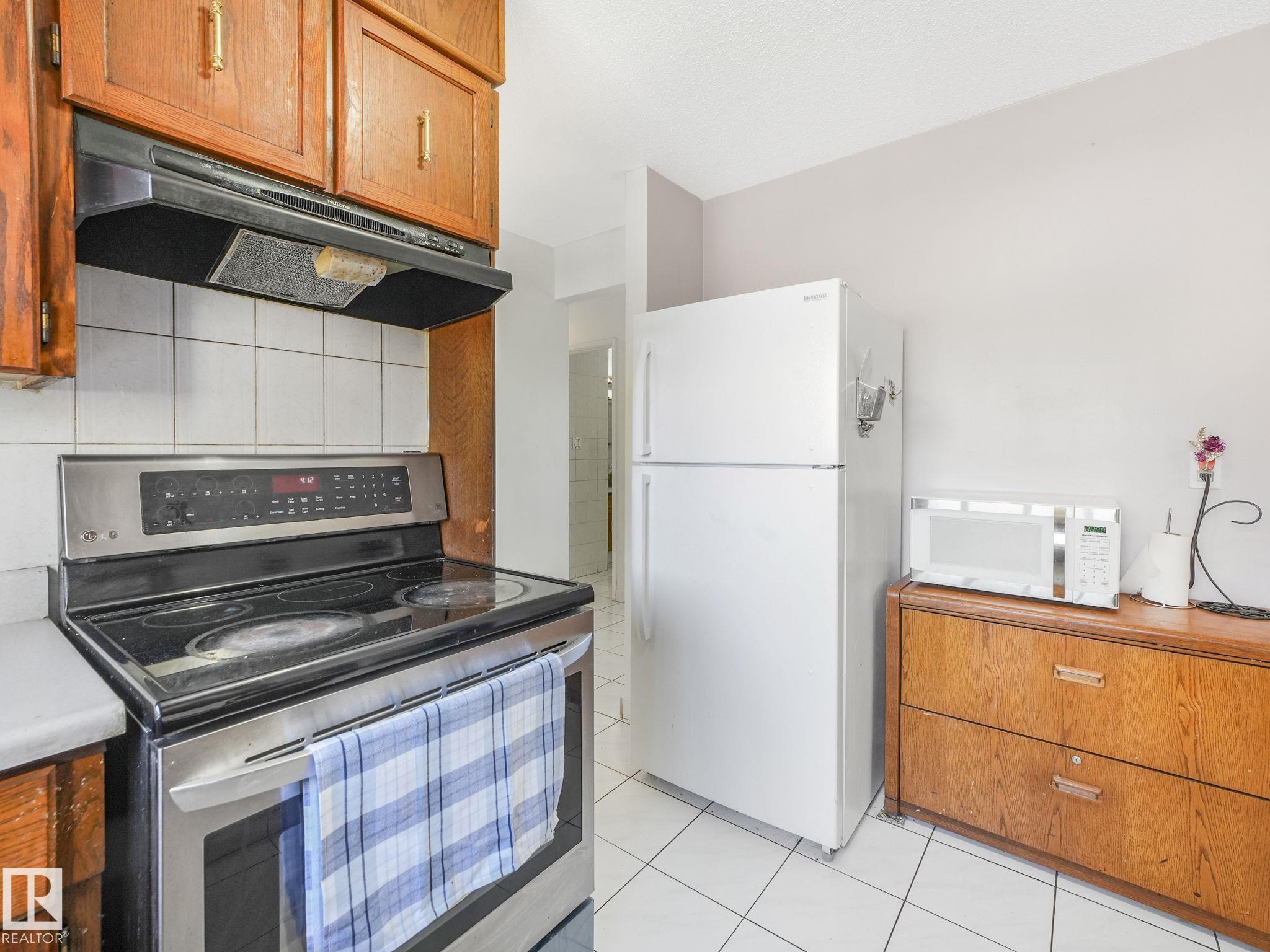 Photo 32 at 16531 116 Street NW, Dunluce, Edmonton