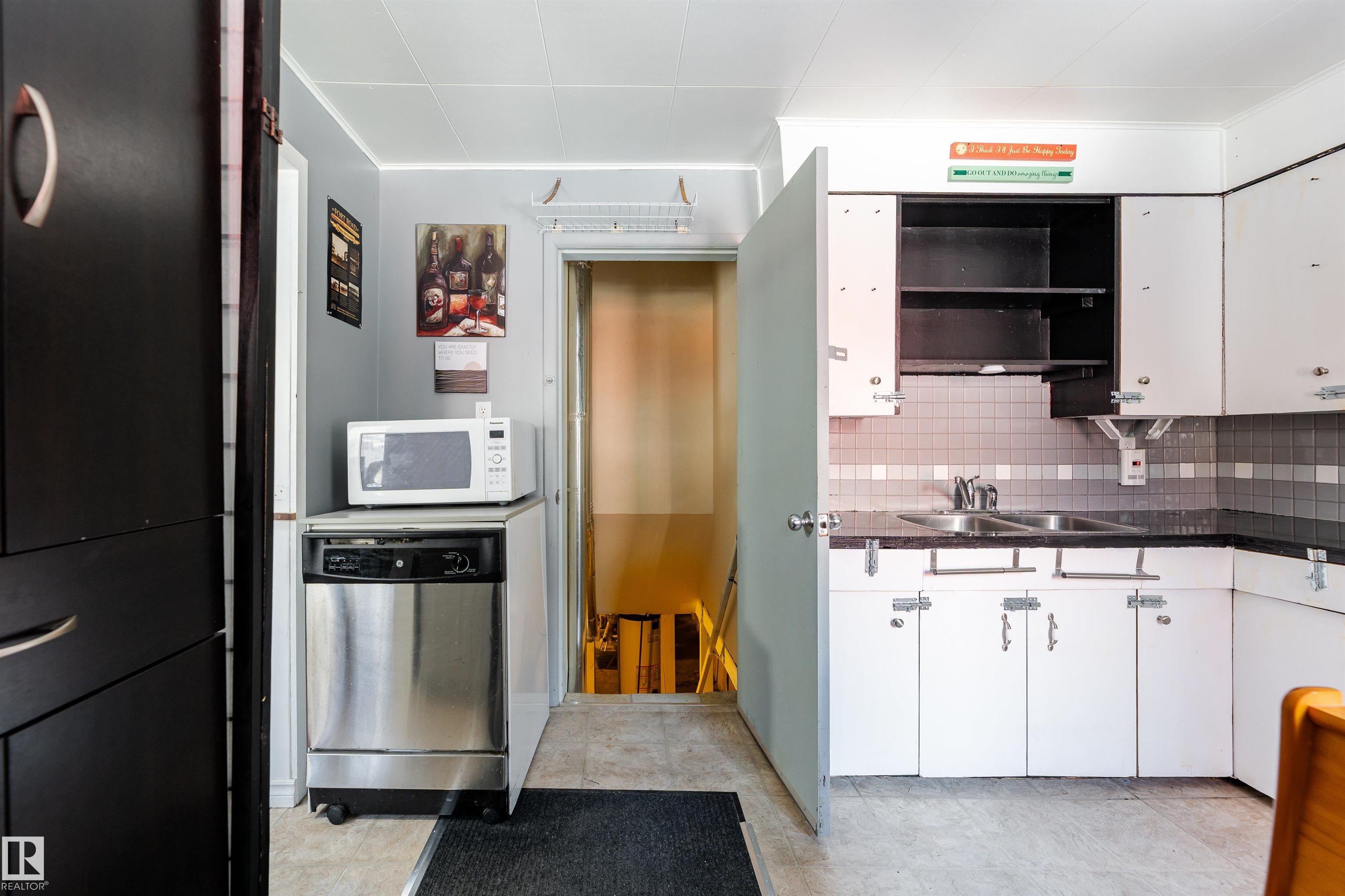 Photo 18 at 12742 Fort Road NW, Belvedere, Edmonton