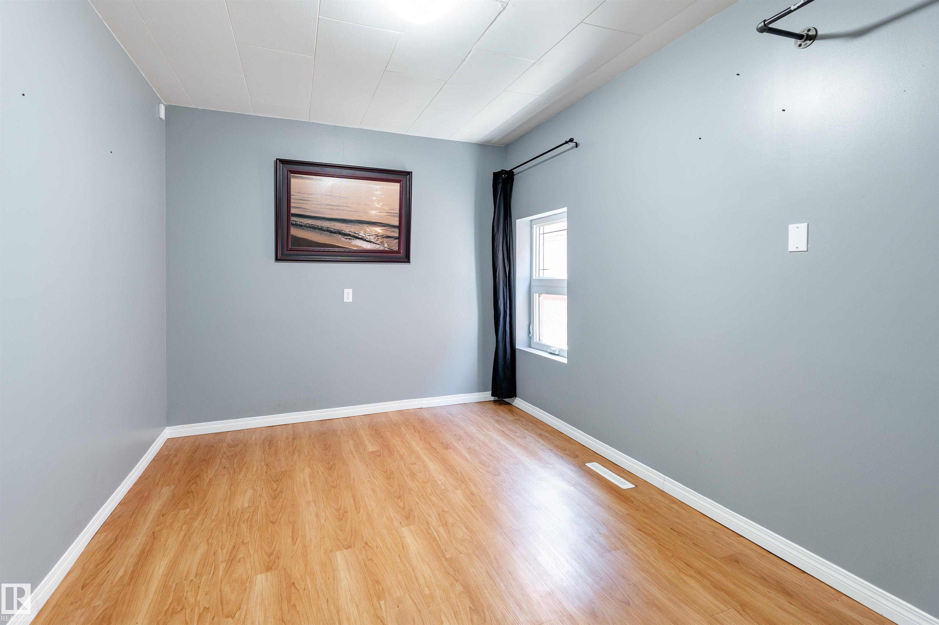 https://zimg.paragon.ice.com/ParagonImages/Property/PM/RAE/225386839/21/0/0/46c350129393186f8ae1912018855a74/1/c13a6eafc204085b77d102e21fa4f3b7/225386839-833e7300-66c0-47b1-906f-cb67188c4e5e.JPG