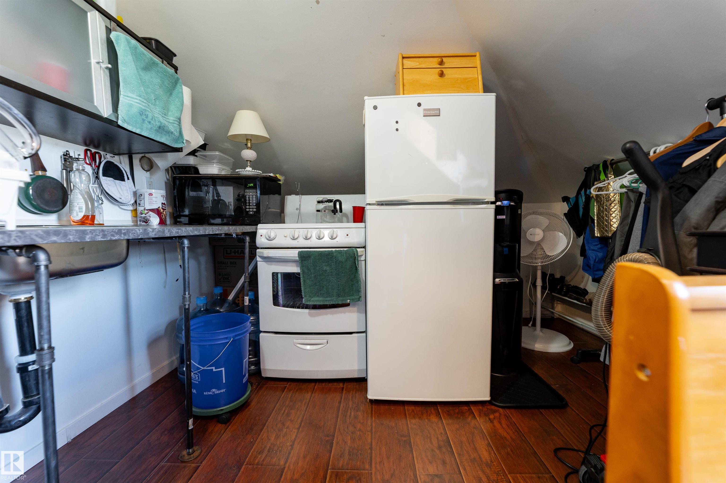 https://zimg.paragon.ice.com/ParagonImages/Property/PM/RAE/225386839/38/0/0/7e6c5c036b29272a20e85884ff5b1927/1/c13a6eafc204085b77d102e21fa4f3b7/225386839-28cfb73f-f089-4734-8bf5-fafc0505c313.JPG