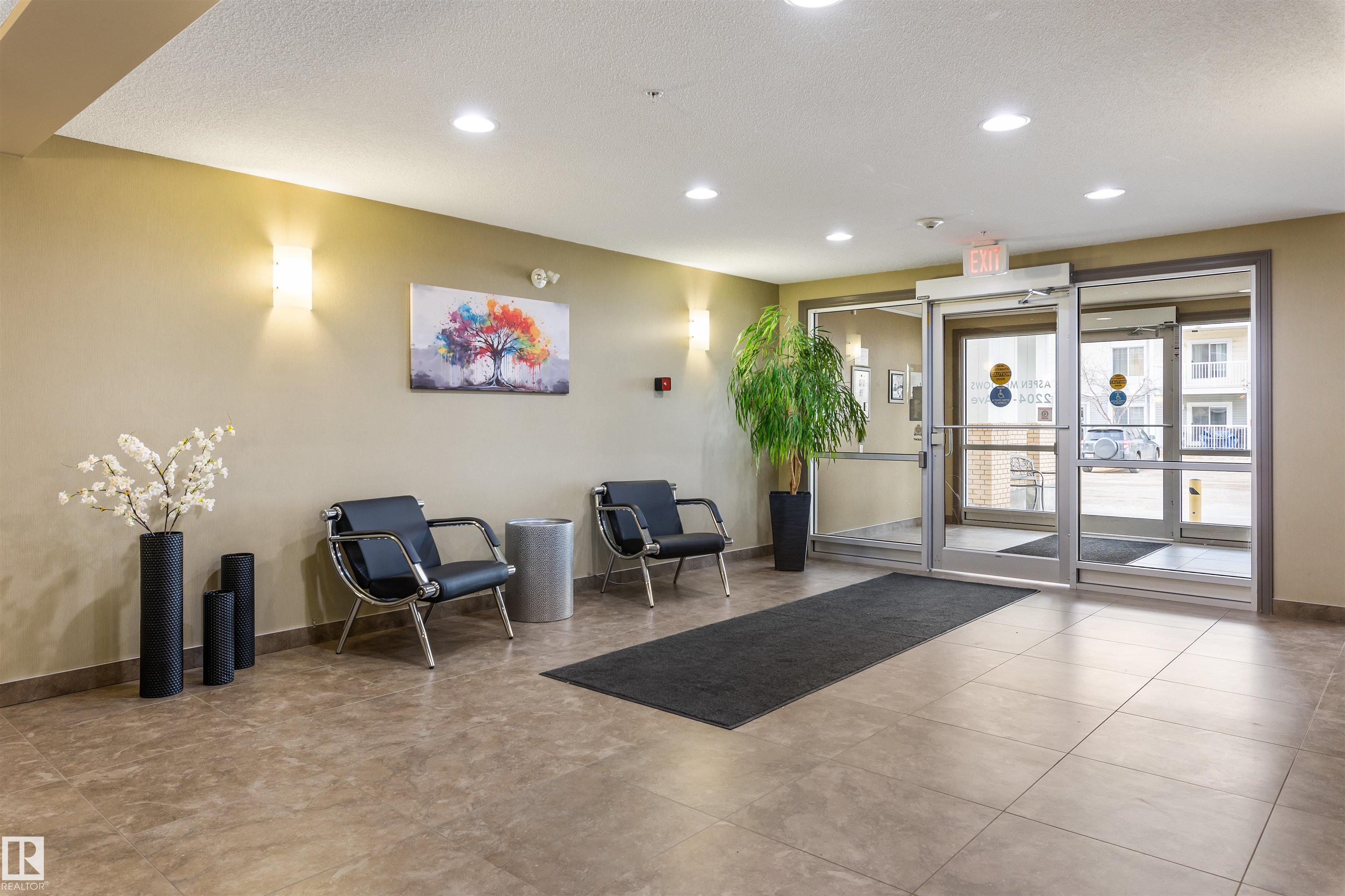 403 - 2204 44 Avenue NW, Larkspur, Edmonton