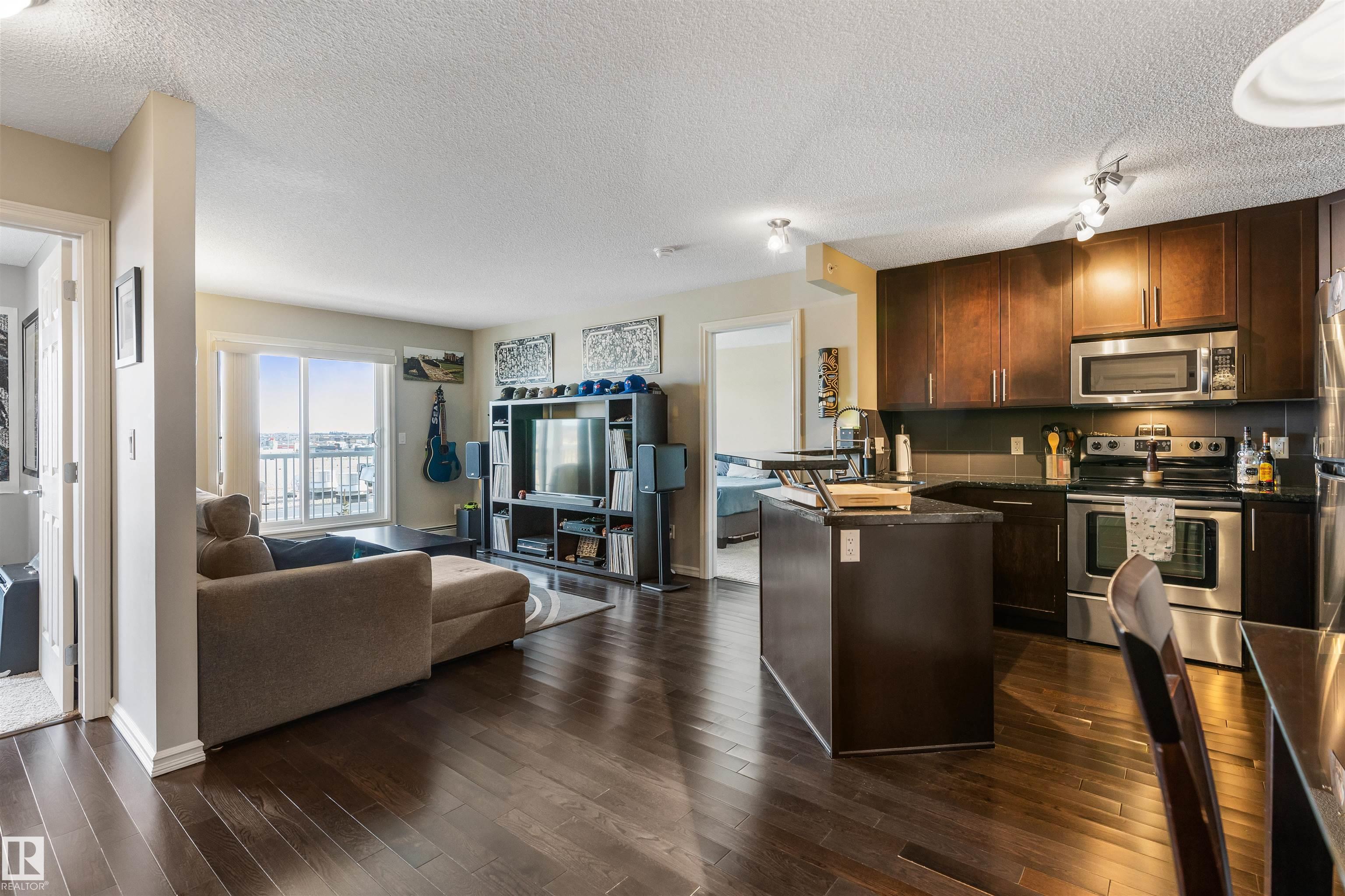 Photo 7 at 403 - 2204 44 Avenue NW, Larkspur, Edmonton