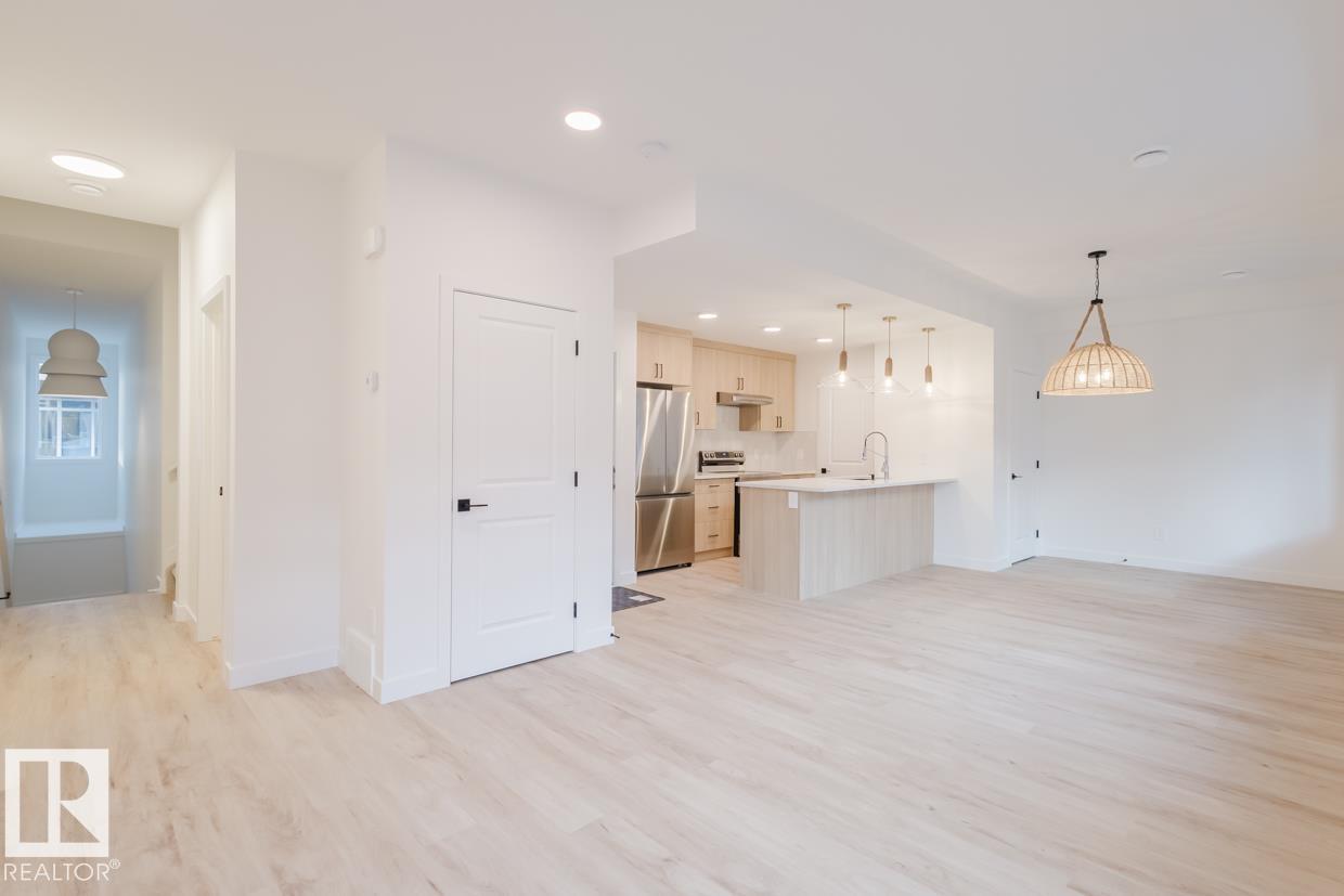 Photo 8 at 40 - 16231 19 Avenue SW, Glenridding Ravine, Edmonton