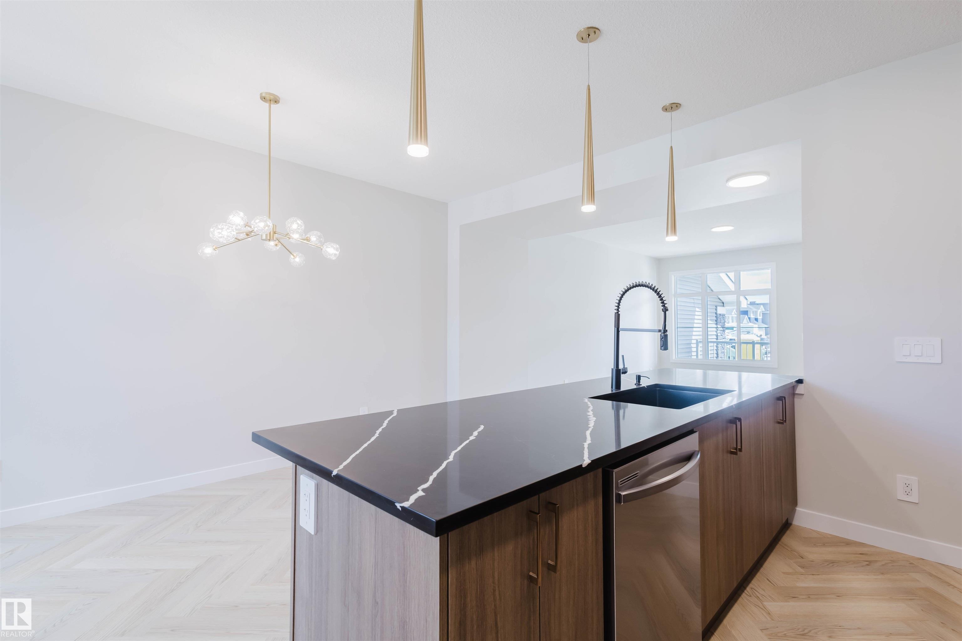 Photo 12 at 2114 Crossbill Lane NW, Kinglet Gardens, Edmonton