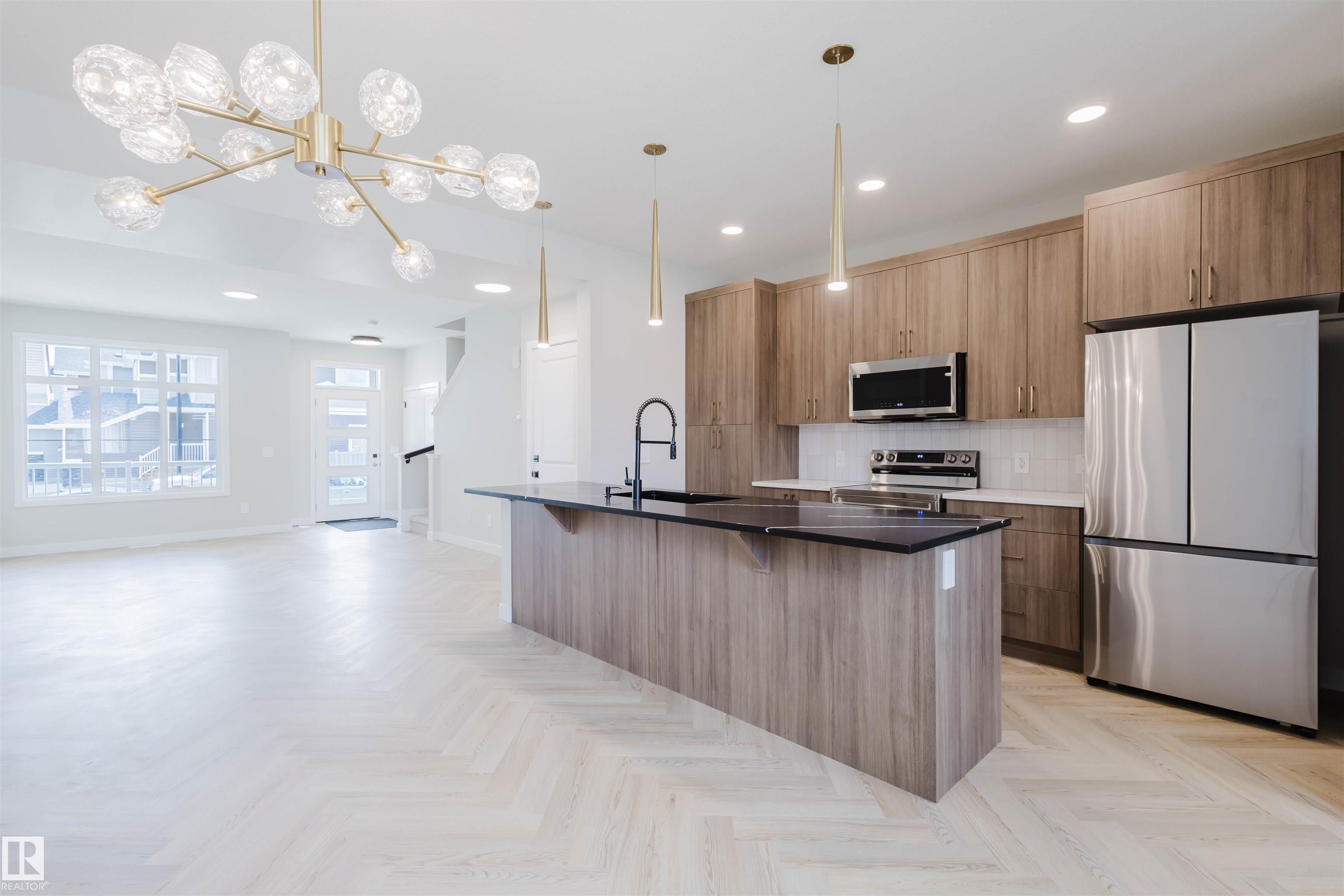 Photo 10 at 2114 Crossbill Lane NW, Kinglet Gardens, Edmonton