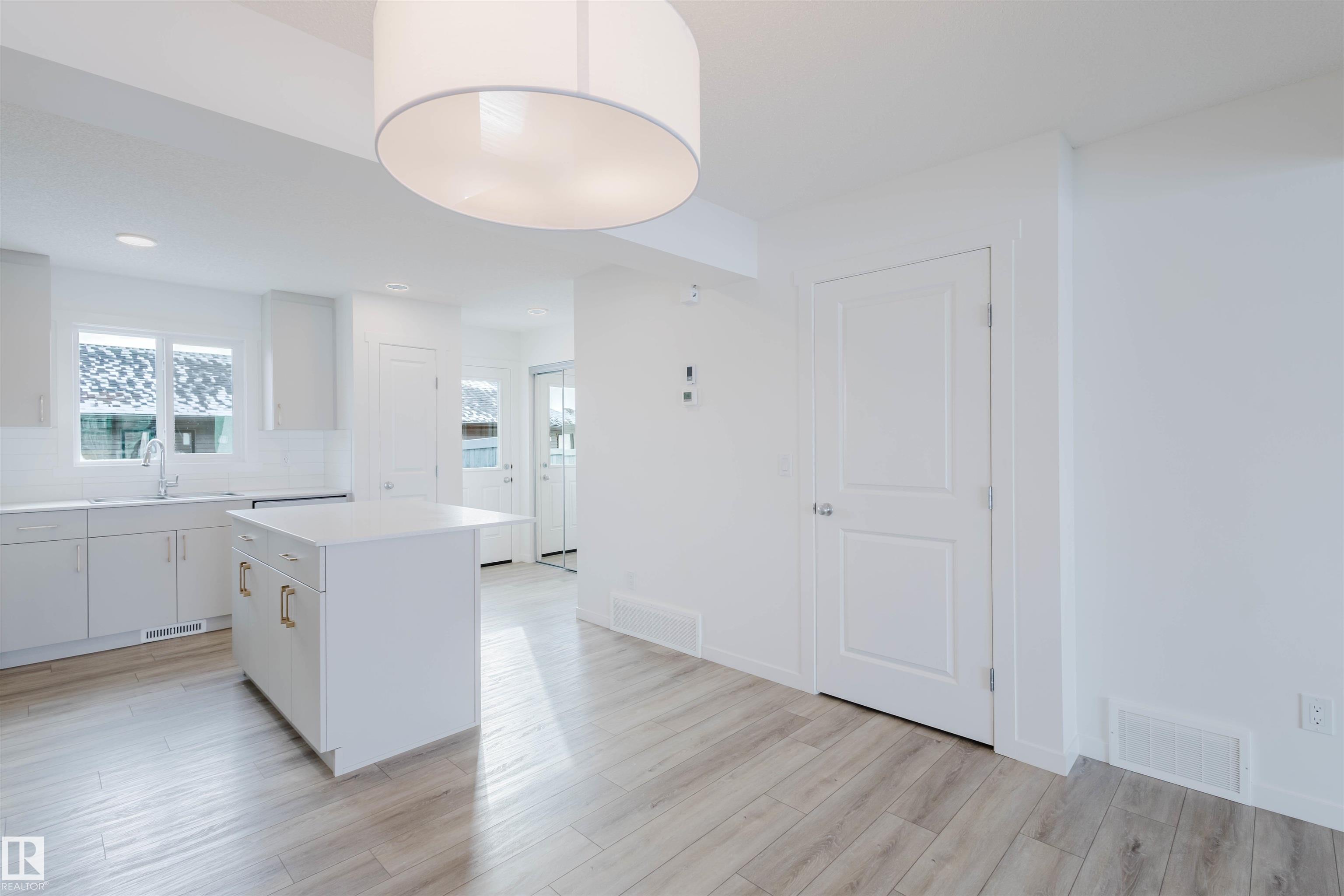 Photo 11 at 2 - 1237 Keswick Drive SW, Keswick, Edmonton