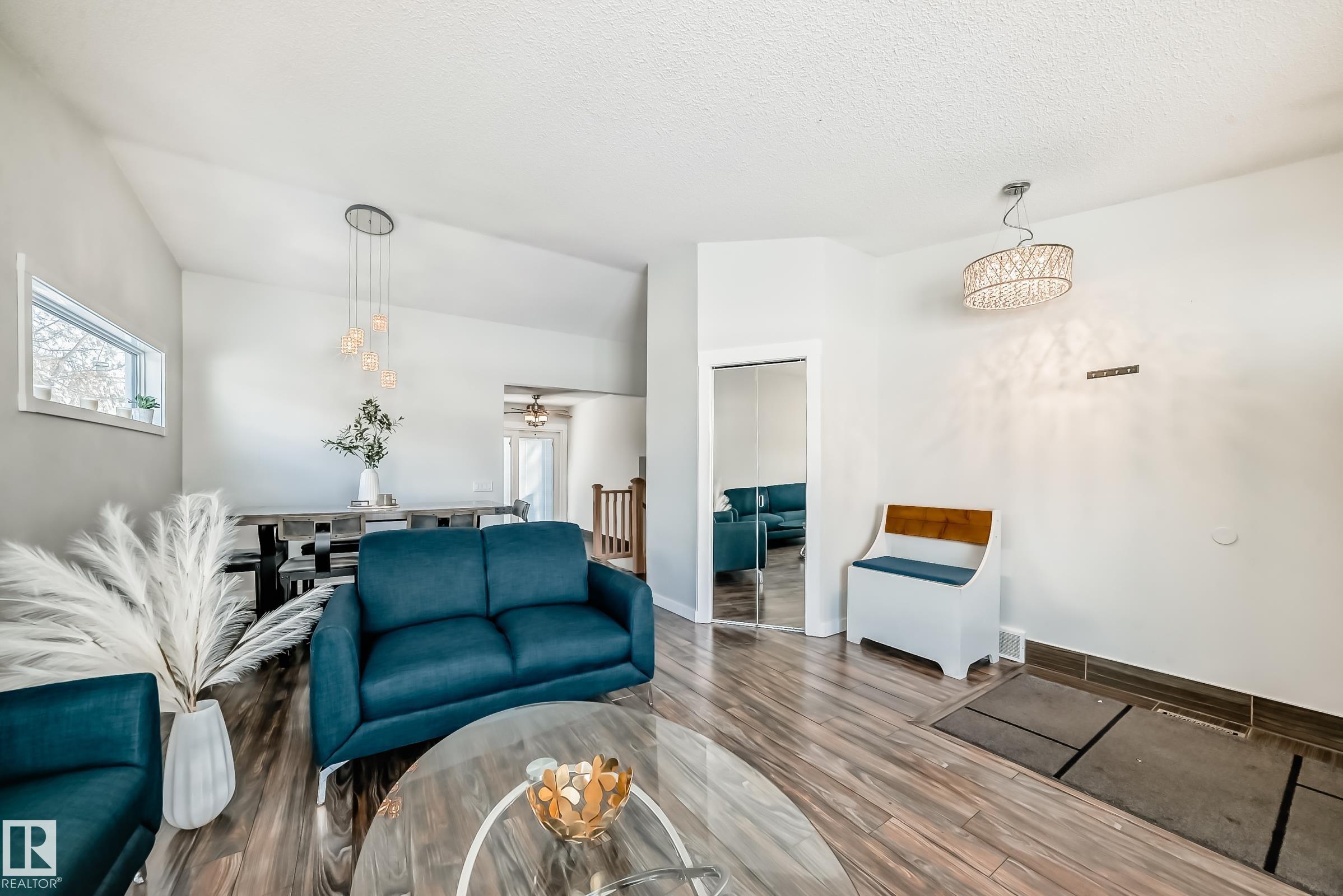 Photo 16 at 7011 190b Street NW, Lymburn, Edmonton