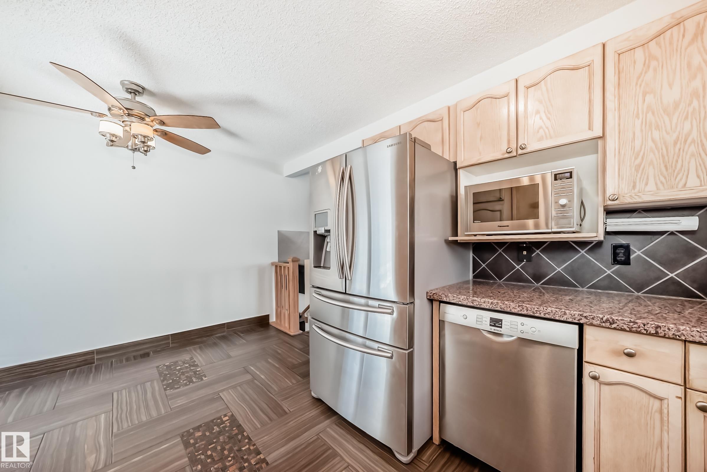 Photo 6 at 7011 190b Street NW, Lymburn, Edmonton