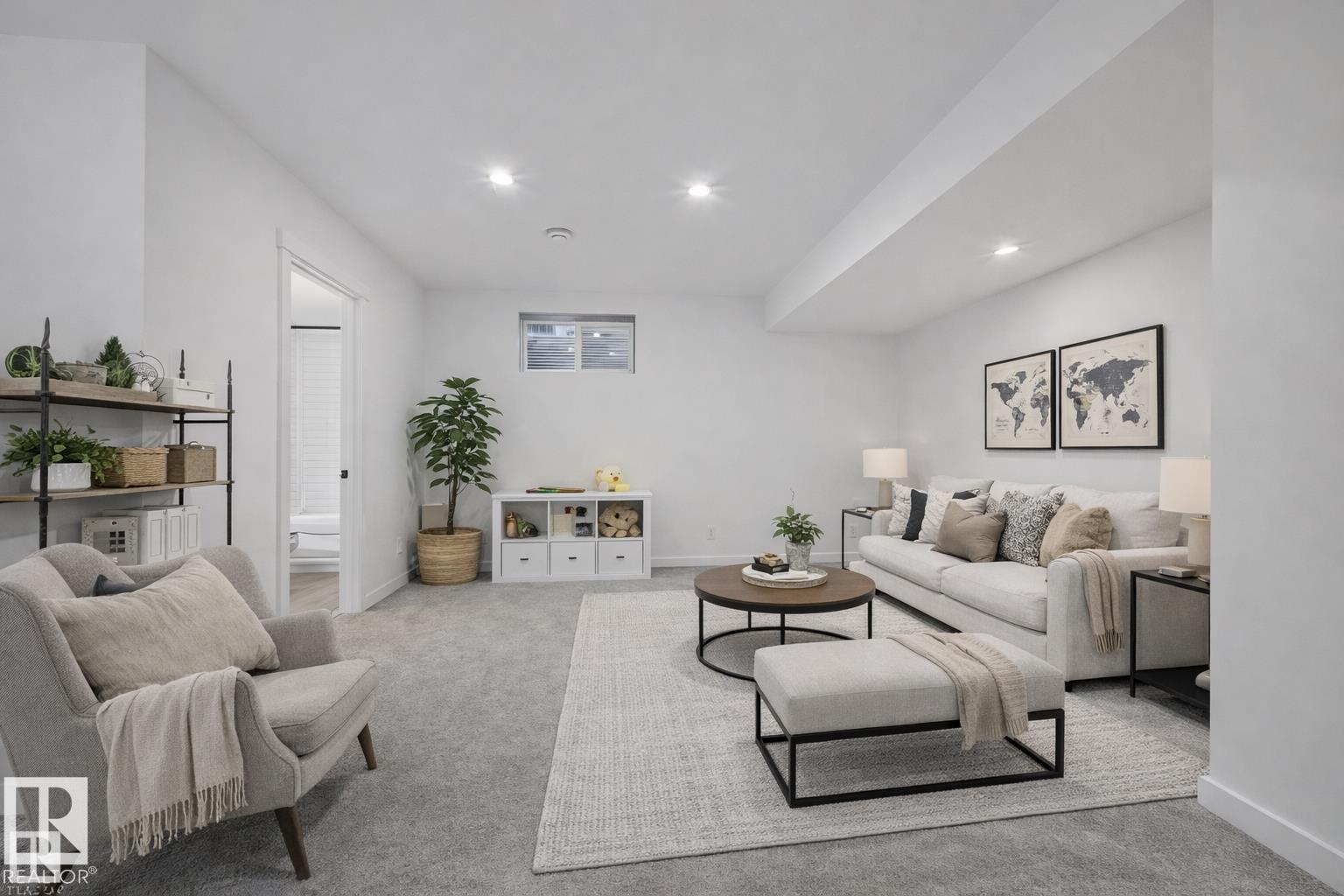 Photo 13 at 10916 175 Avenue NW, Chambery, Edmonton