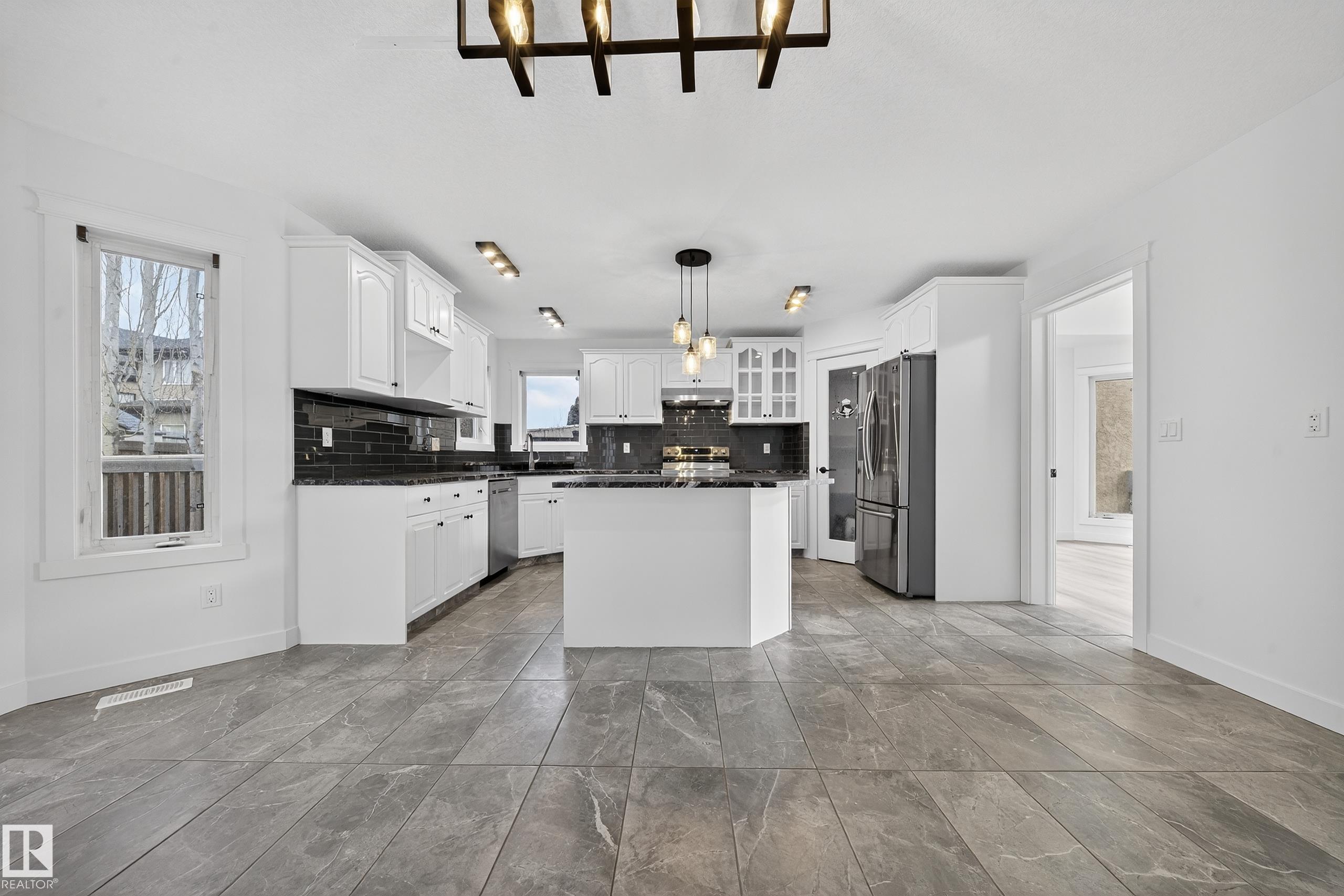 Photo 33 at 10916 175 Avenue NW, Chambery, Edmonton