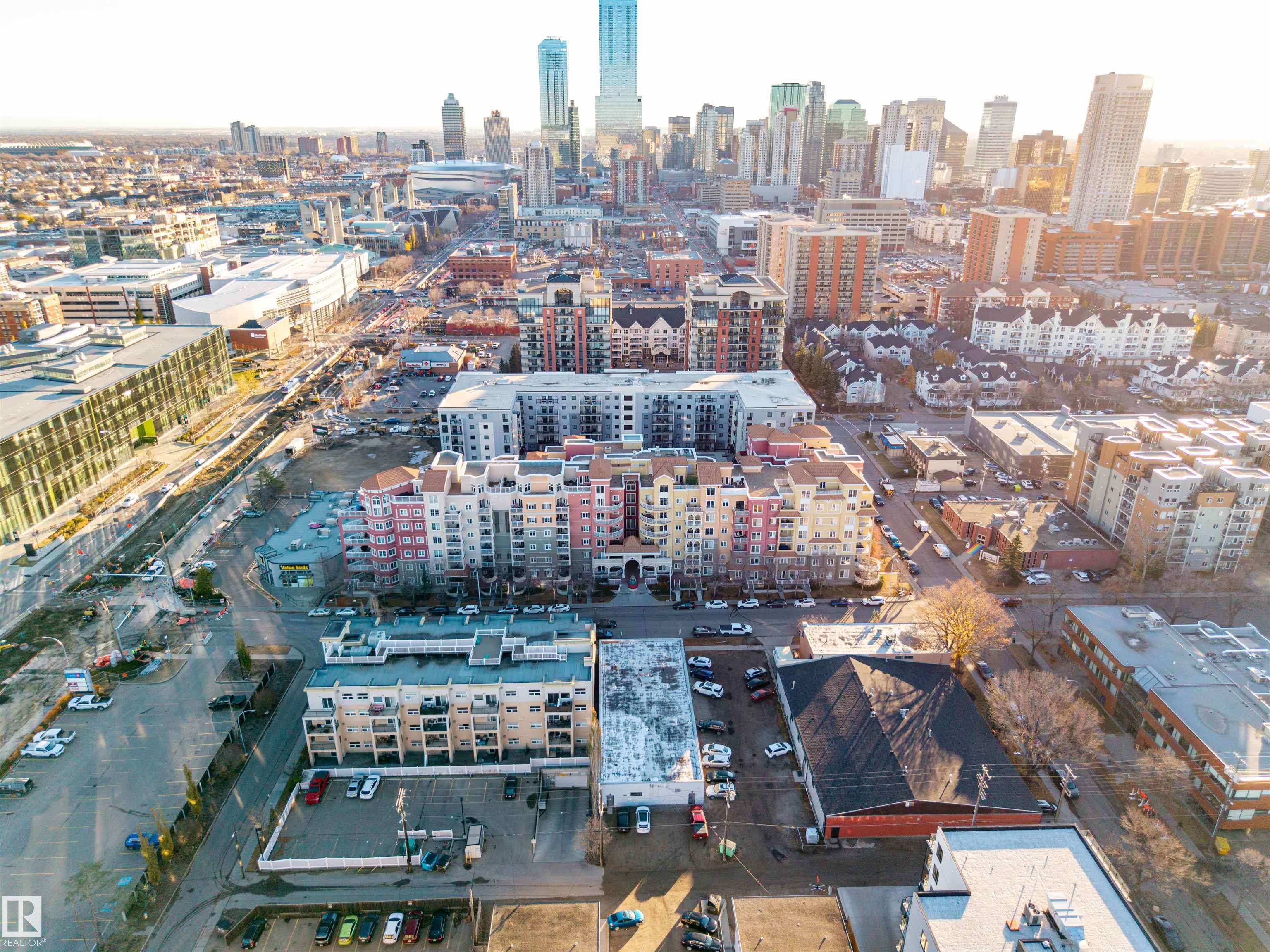 Photo 36 at 609 - 10333 112 Street NW, Wîhkwêntôwin, Edmonton