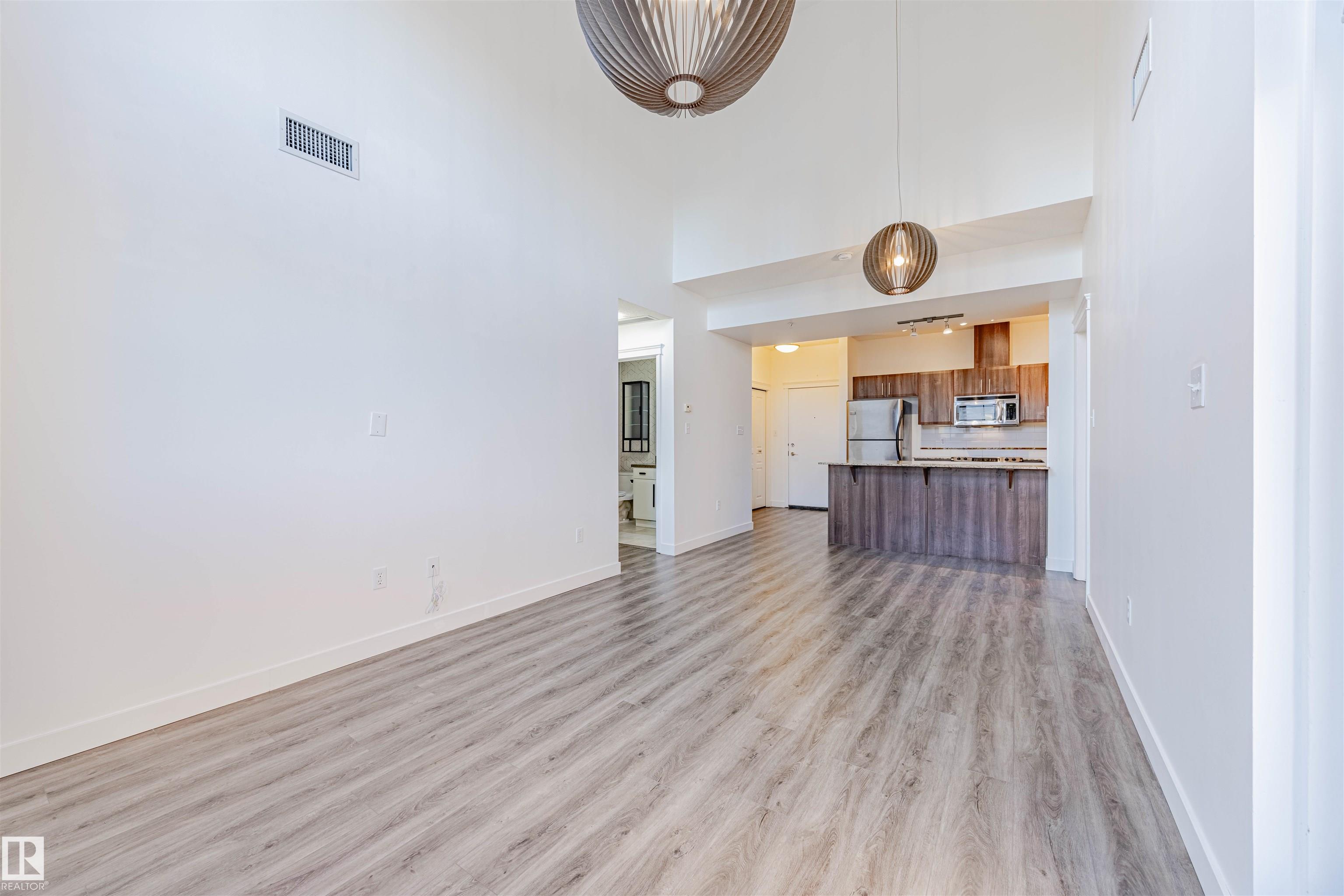 Photo 8 at 609 - 10333 112 Street NW, Wîhkwêntôwin, Edmonton