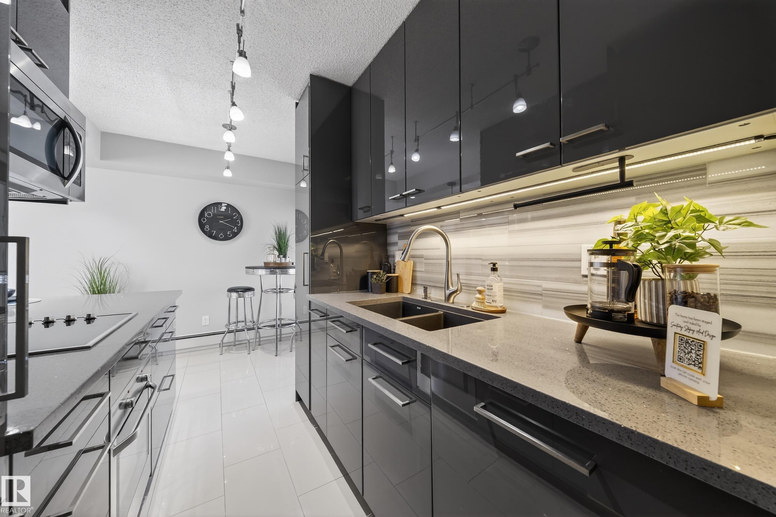 Photo 8 at 504 - 10140 115 Street NW, Wîhkwêntôwin, Edmonton