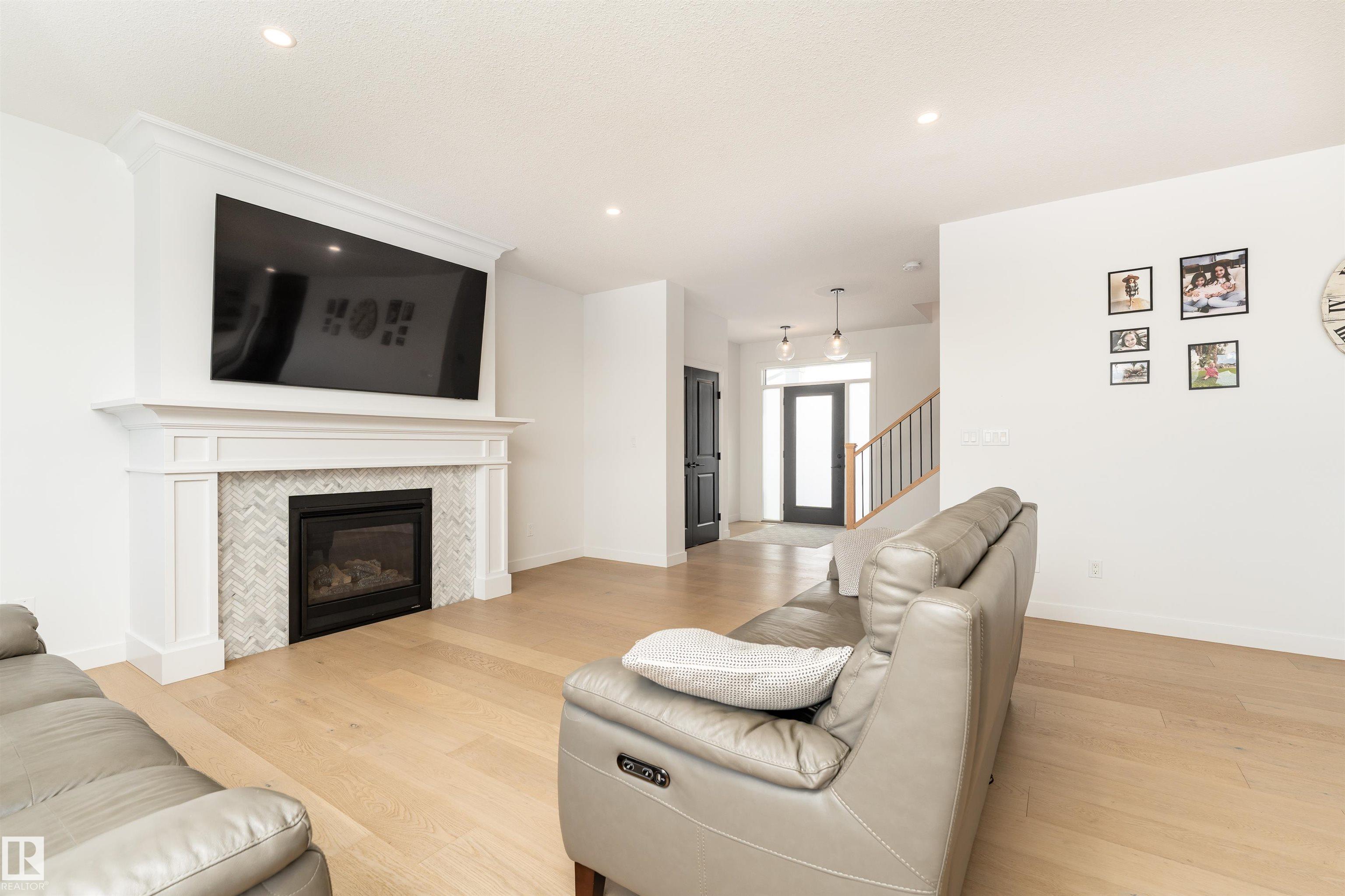 Photo 10 at 39 Jacobs Close, Jensen Lakes, St. Albert