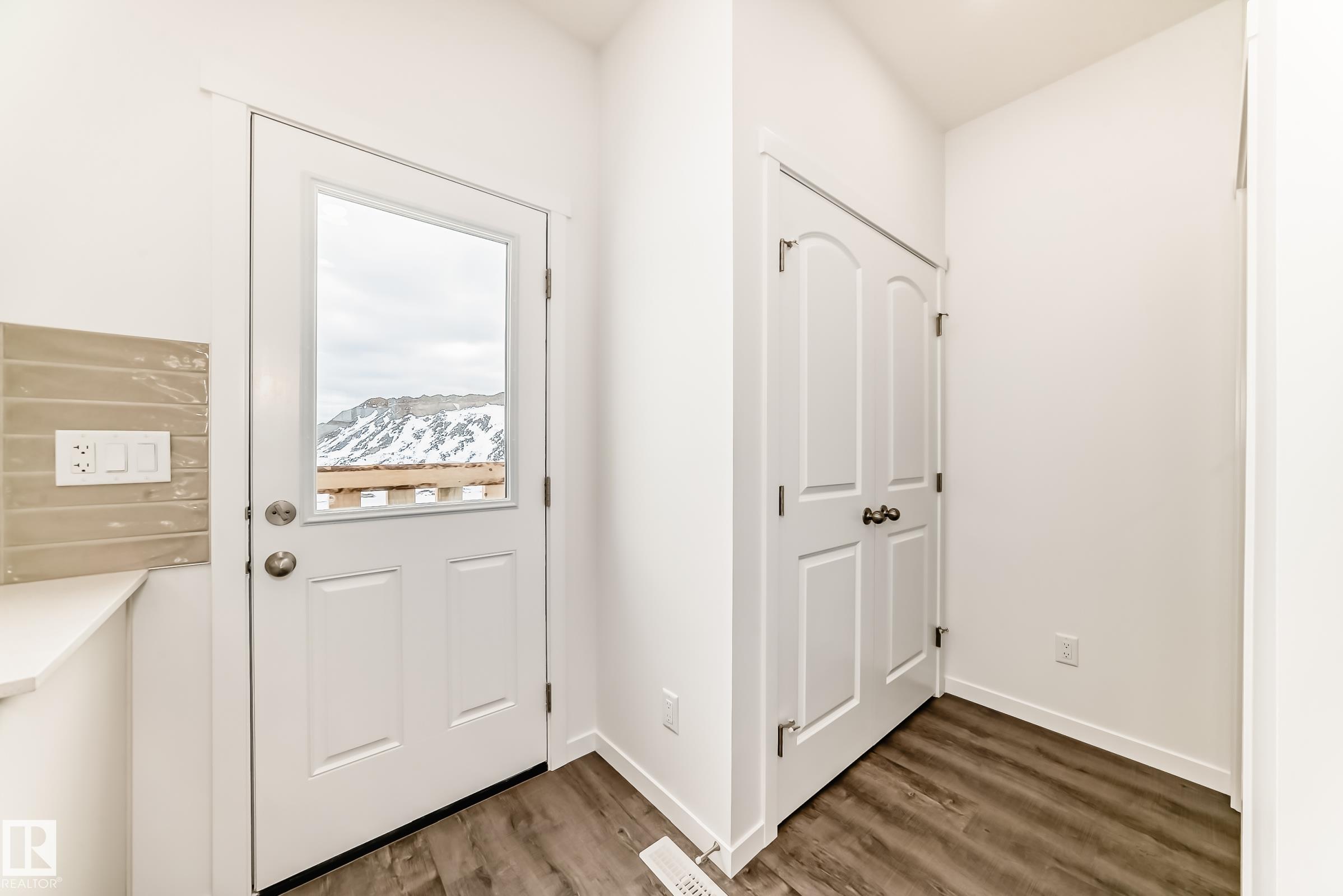 https://zimg.paragon.ice.com/ParagonImages/Property/PM/RAE/225386914/16/0/0/52575f864d082516a6a4c21248908340/1/0ba90085ef655ceb4fefb4f5899d131d/225386914-cd791925-4d7d-4fc2-a030-ce65bac503ea.JPG