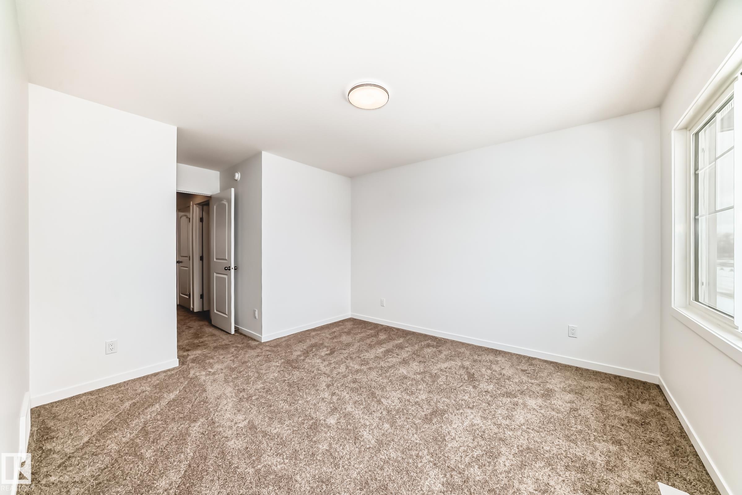 https://zimg.paragon.ice.com/ParagonImages/Property/PM/RAE/225386914/20/0/0/62dbc453e48977905821238f7022c38e/1/0ba90085ef655ceb4fefb4f5899d131d/225386914-2408a5e0-aba4-4768-9d14-c0a6e9502862.JPG