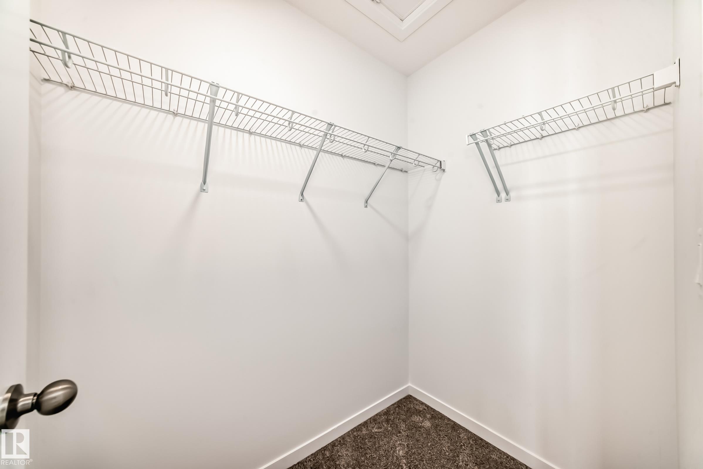 https://zimg.paragon.ice.com/ParagonImages/Property/PM/RAE/225386914/25/0/0/74af1ad8f4a8f34811f7bfa1982f5aad/1/0ba90085ef655ceb4fefb4f5899d131d/225386914-bc37a53f-bb87-45dc-a054-e89c89259ab8.JPG