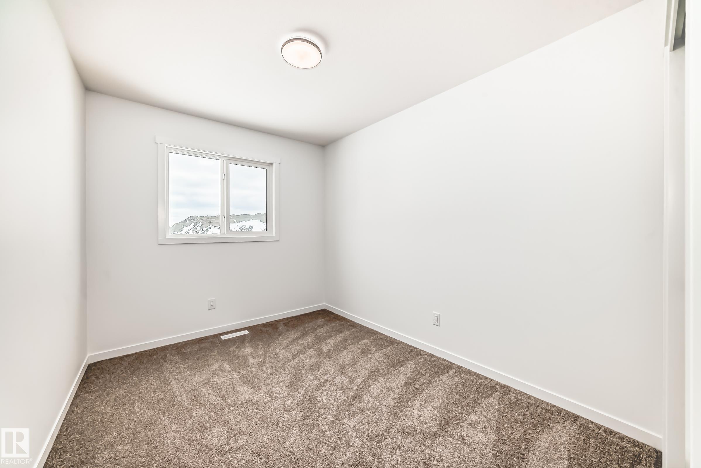 https://zimg.paragon.ice.com/ParagonImages/Property/PM/RAE/225386914/26/0/0/5ec9c18c0032812f8c465ca4e90df563/1/0ba90085ef655ceb4fefb4f5899d131d/225386914-52eb7346-27ac-41c8-8838-df9870e00b8f.JPG