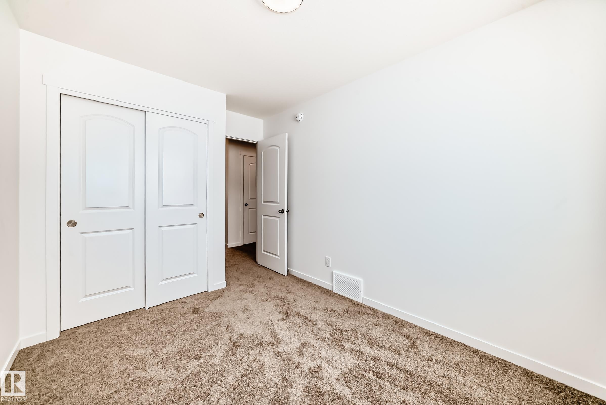 https://zimg.paragon.ice.com/ParagonImages/Property/PM/RAE/225386914/27/0/0/7146678e6dd4c4db612259f35fd4d620/1/0ba90085ef655ceb4fefb4f5899d131d/225386914-19155e14-1cee-445f-97eb-6c50596937a1.JPG