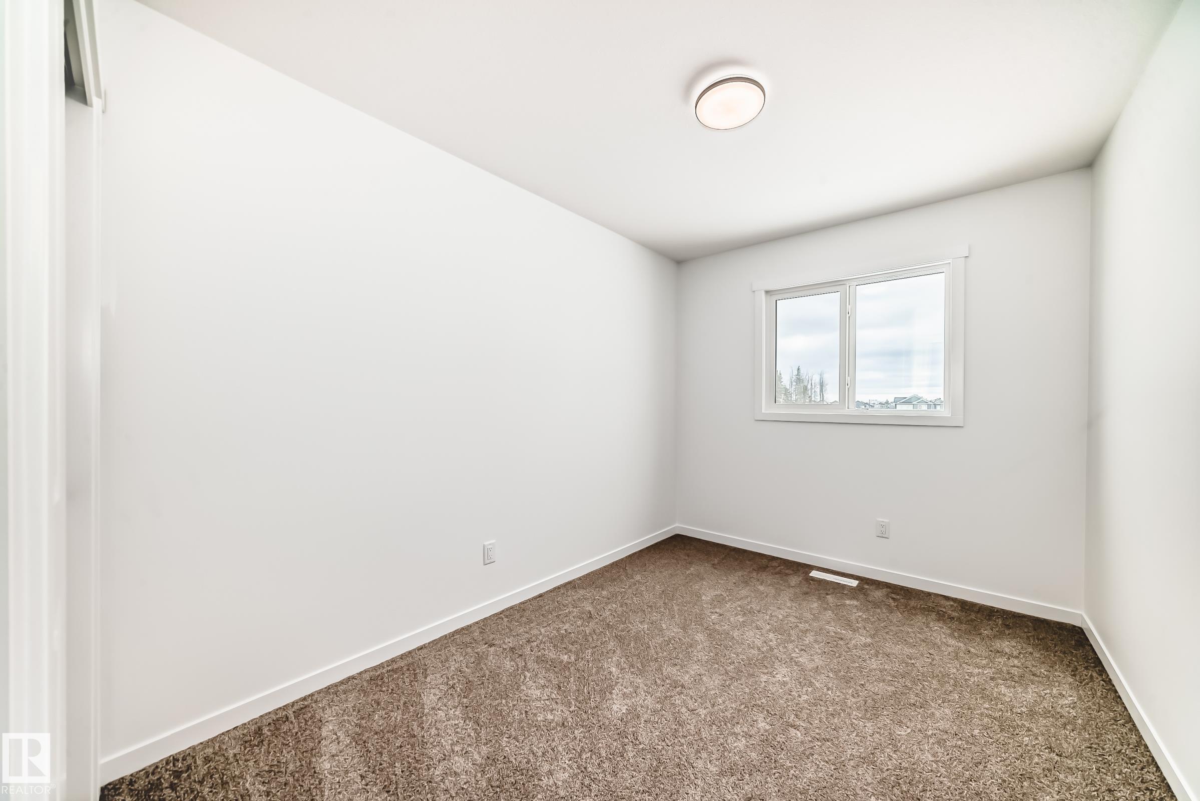 https://zimg.paragon.ice.com/ParagonImages/Property/PM/RAE/225386914/28/0/0/207ceb7c11d7dcbfe0a7ab4c5495db72/1/0ba90085ef655ceb4fefb4f5899d131d/225386914-362bdd01-f2ee-4900-849a-afcb0fd875b5.JPG