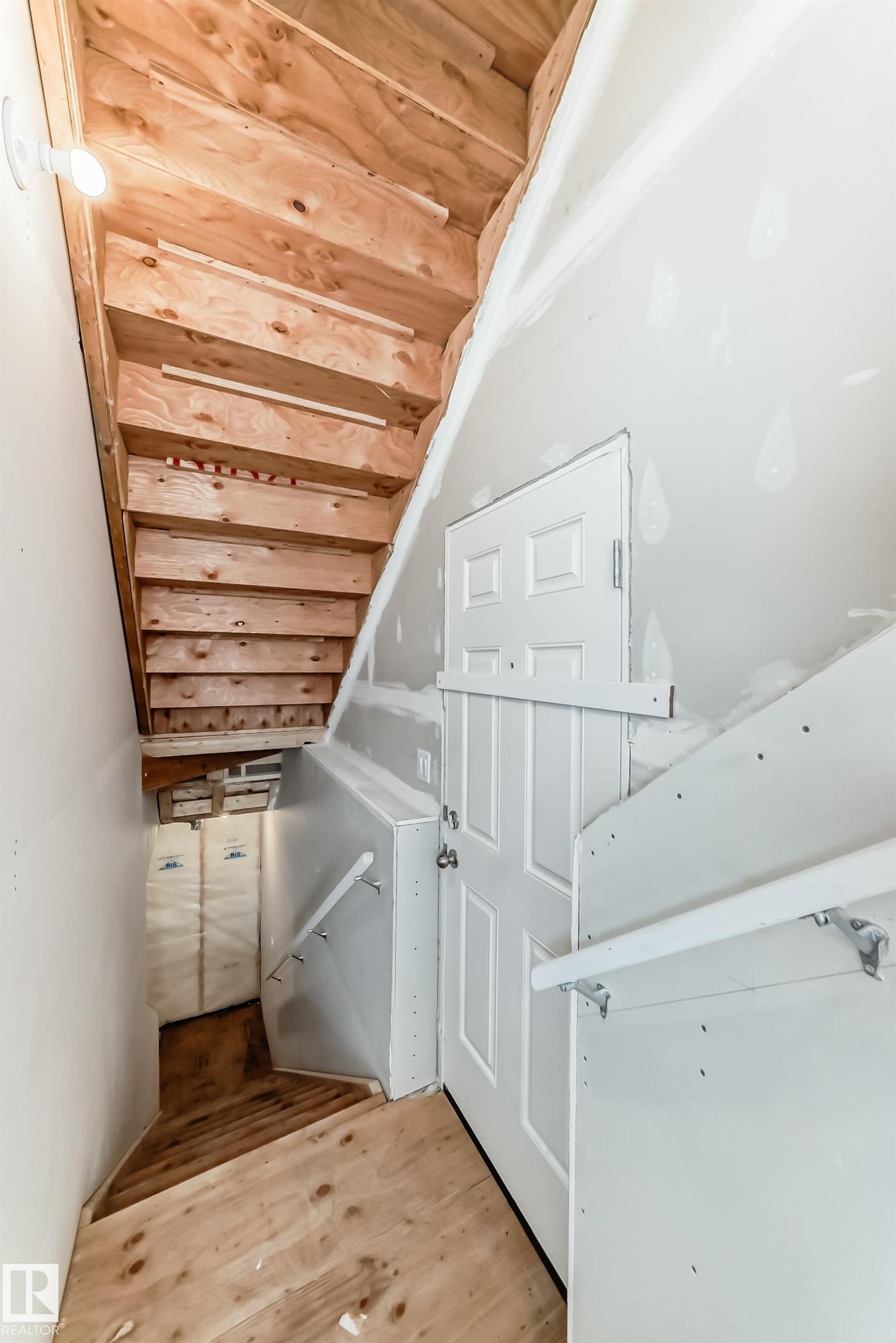Picture for 335 EDGEMONT DR NW