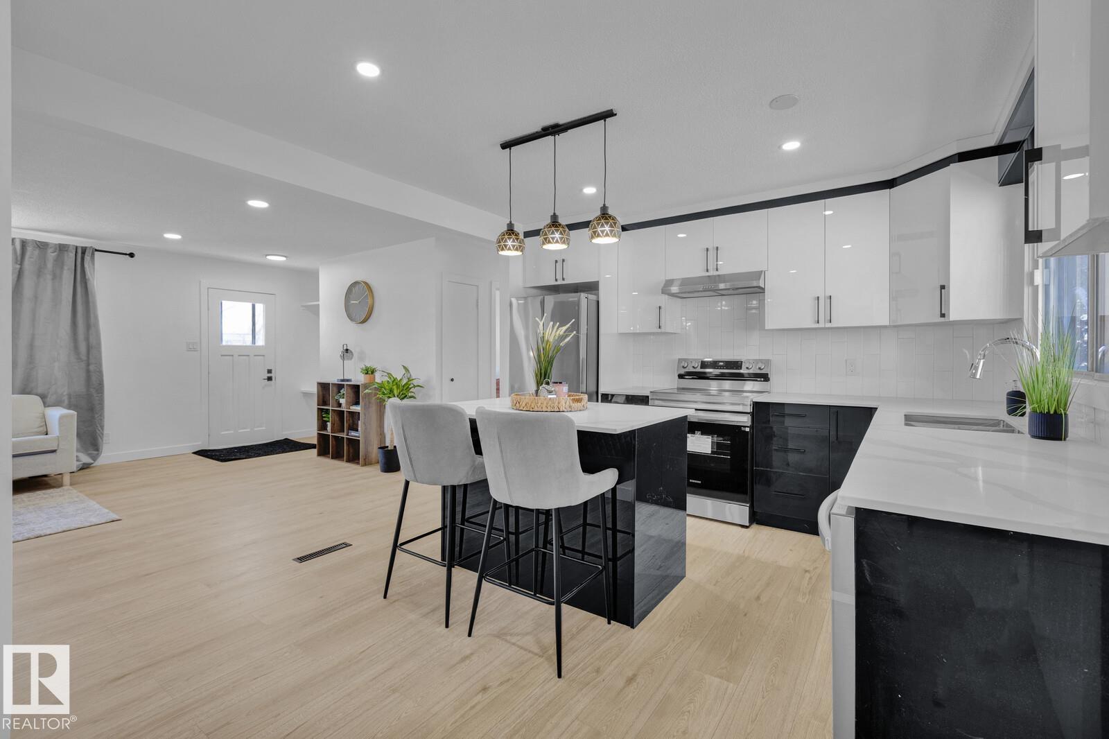 Photo 9 at 5803 136 Avenue NW, Belvedere, Edmonton