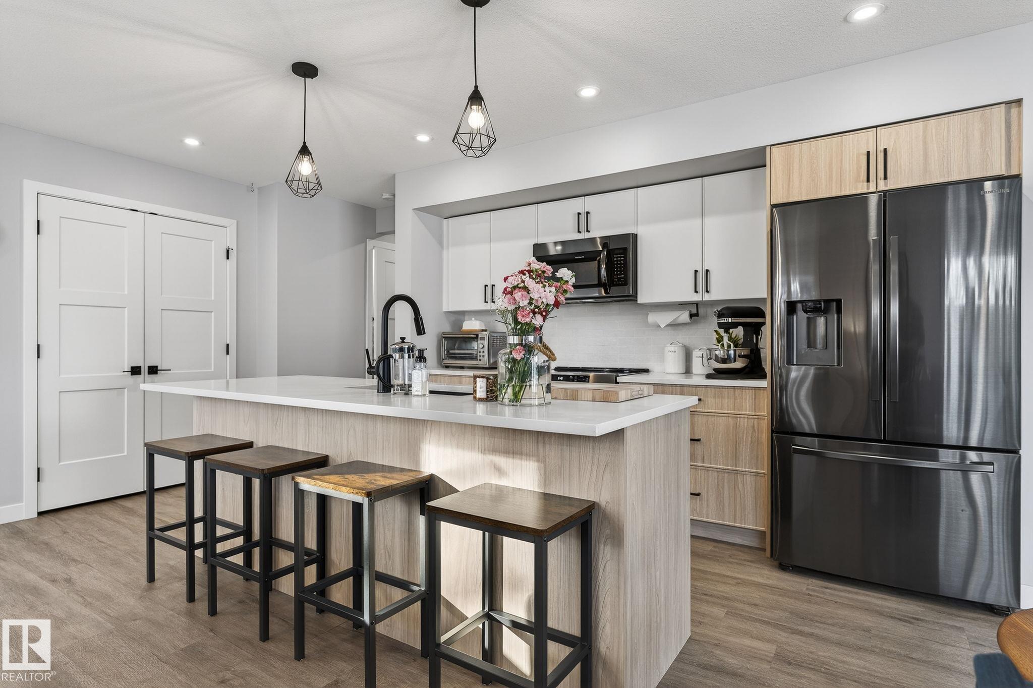 Photo 11 at 9103 120 Avenue NW, Alberta Avenue, Edmonton