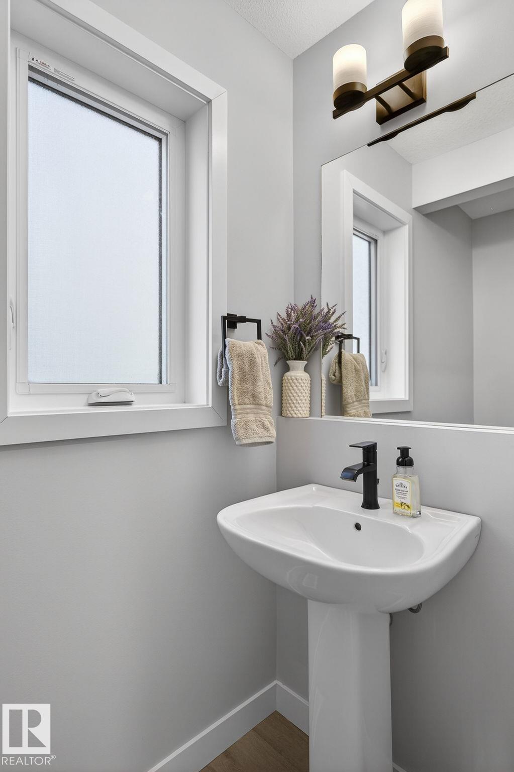 Photo 18 at 9103 120 Avenue NW, Alberta Avenue, Edmonton