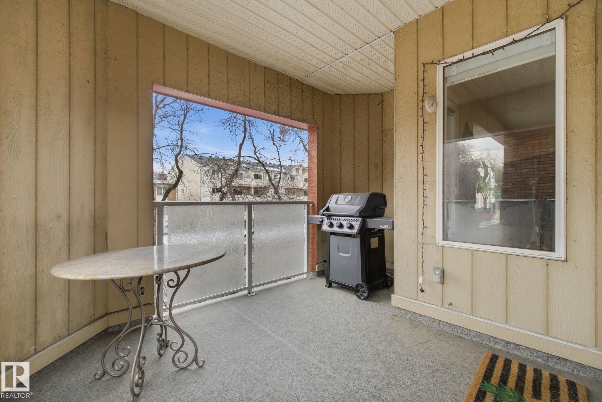https://zimg.paragon.ice.com/ParagonImages/Property/PM/RAE/225386936/27/0/0/f4f7ef476a0e3373af5721642b0692cf/1/91e14404b54b43531711e94278a67b3f/225386936-22efbd9d-2c17-469e-9c4a-a65533bae225.JPG