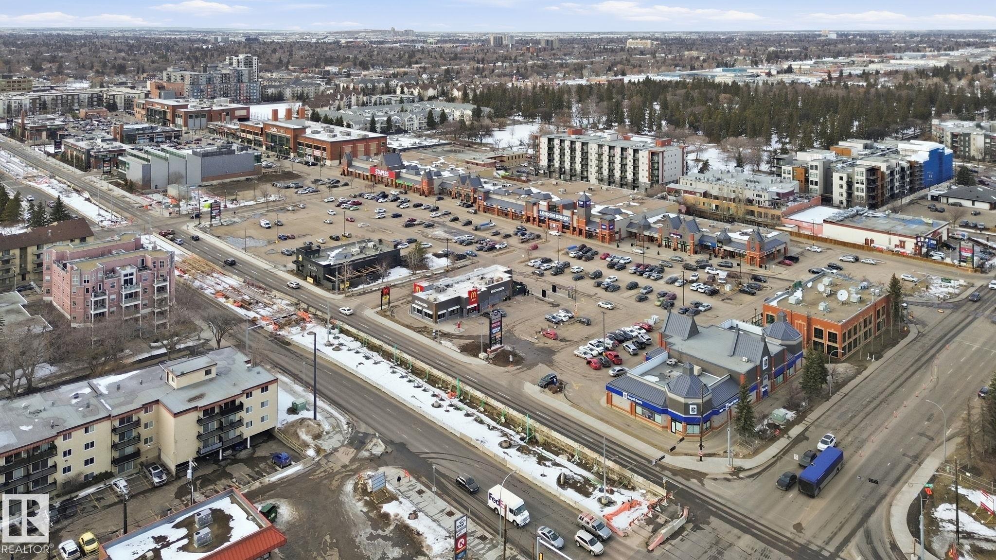 https://zimg.paragon.ice.com/ParagonImages/Property/PM/RAE/225386936/40/0/0/55cd1c47d999e2b28e361deba4f9b436/1/91e14404b54b43531711e94278a67b3f/225386936-76debea3-4a54-4ed3-b106-d46e2db93625.JPG