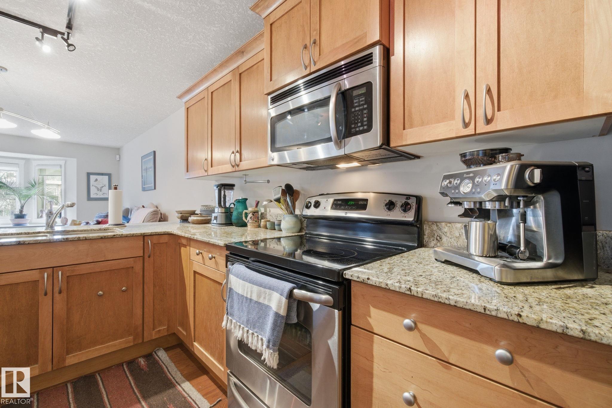 https://zimg.paragon.ice.com/ParagonImages/Property/PM/RAE/225386936/6/0/0/24ce3c82054899ee267d64f4ac8da2dd/1/91e14404b54b43531711e94278a67b3f/225386936-b5d9a617-1bd8-48e4-9e8a-9f1dddb7a48c.JPG