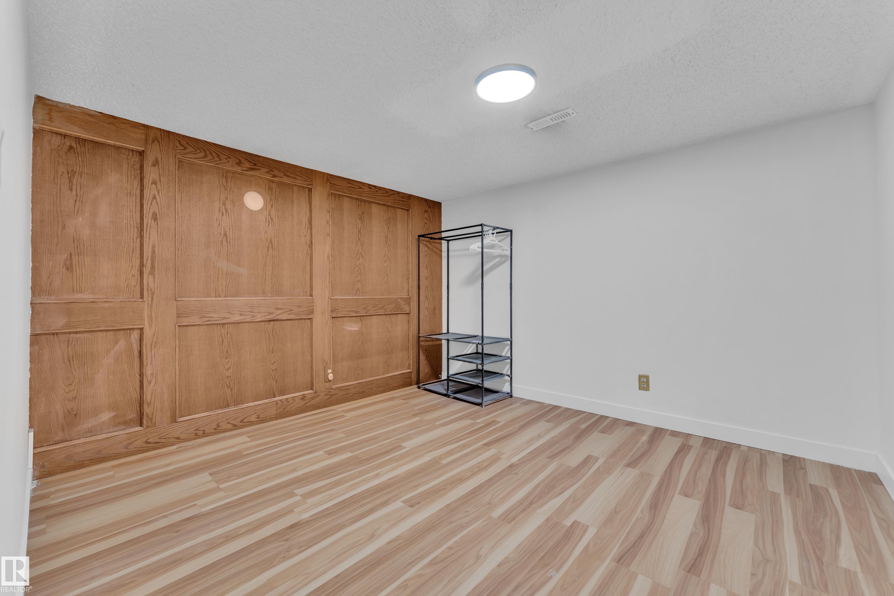 Photo 31 at 5504 18 Avenue NW, Meyokumin, Edmonton